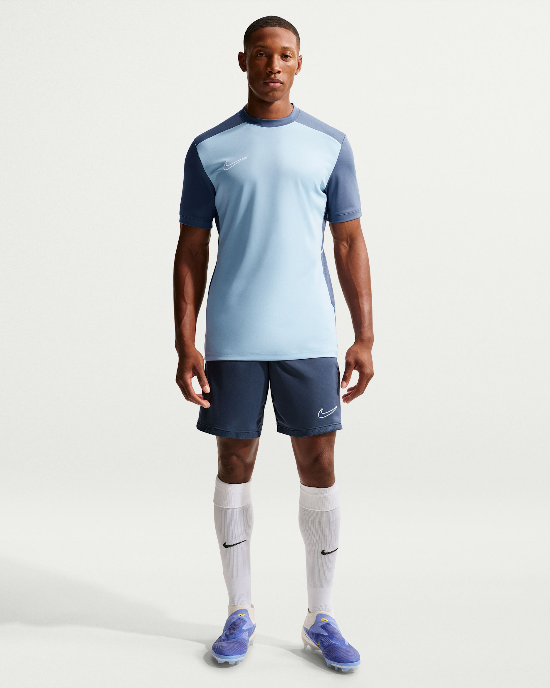 Nike Academy Nike Dri-FIT Erkek Futbol Şortu - Diffused Blue/Psychic Blue/Beyaz