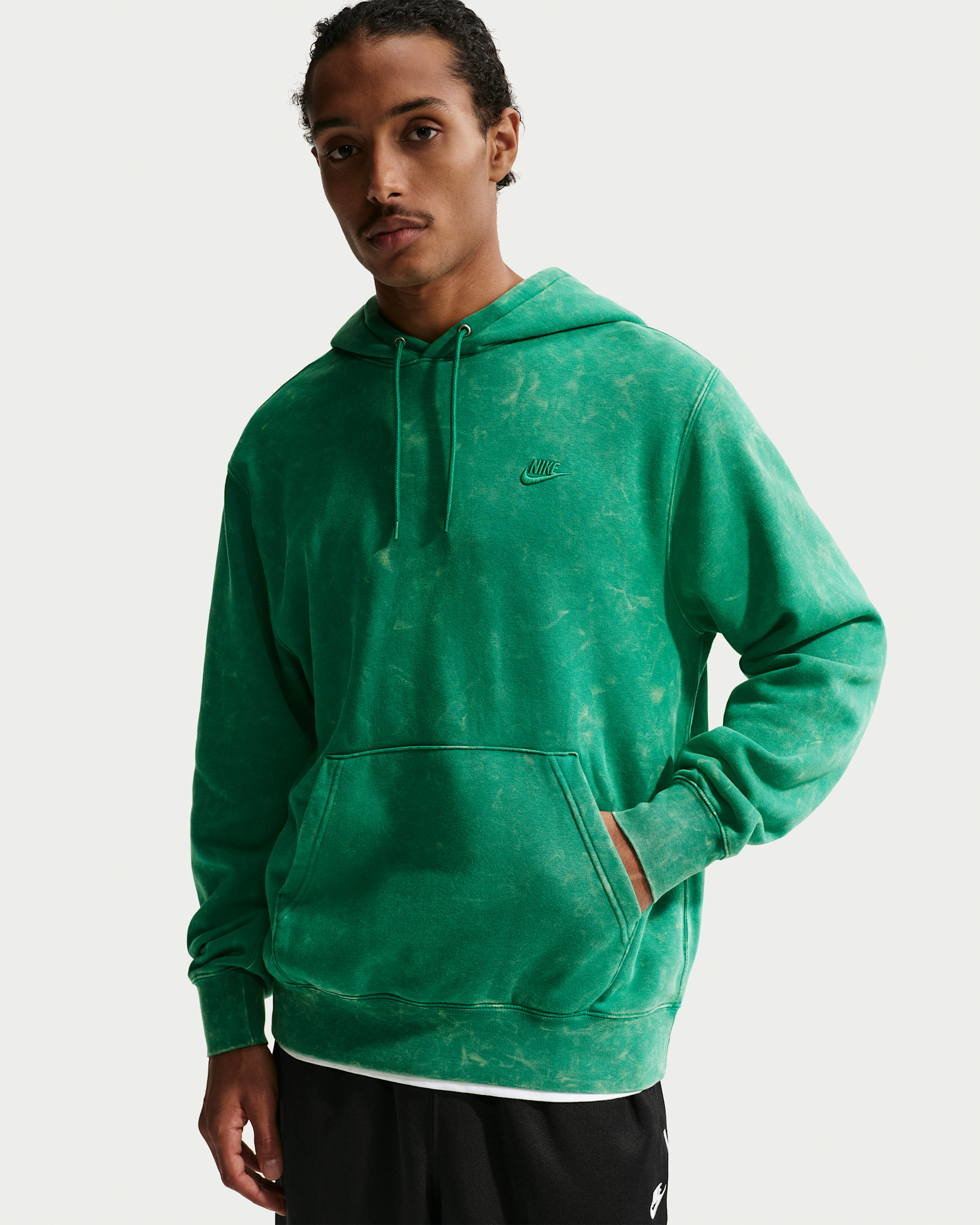 Nike Sportswear Club Men's Washed Fleece Hoodie - Malachite/Malachite