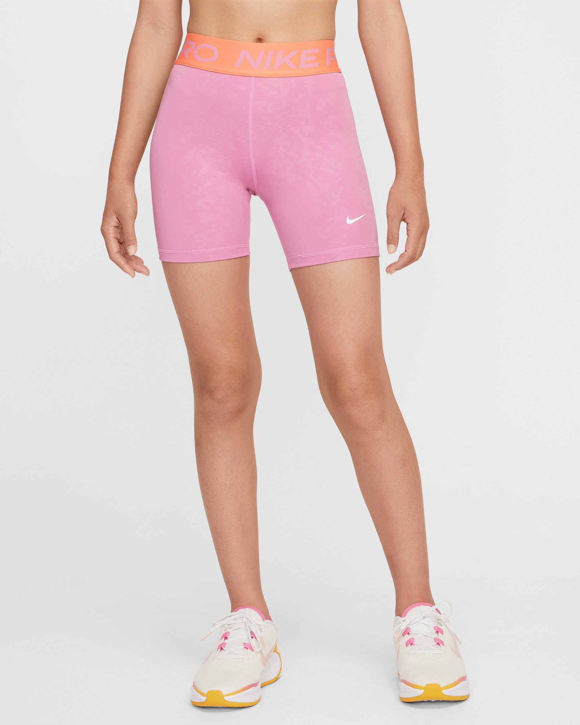 Shorts Dri-FIT de 8 cm para niña Nike Pro - Flamenco mágico/Mango salvaje claro/Blanco