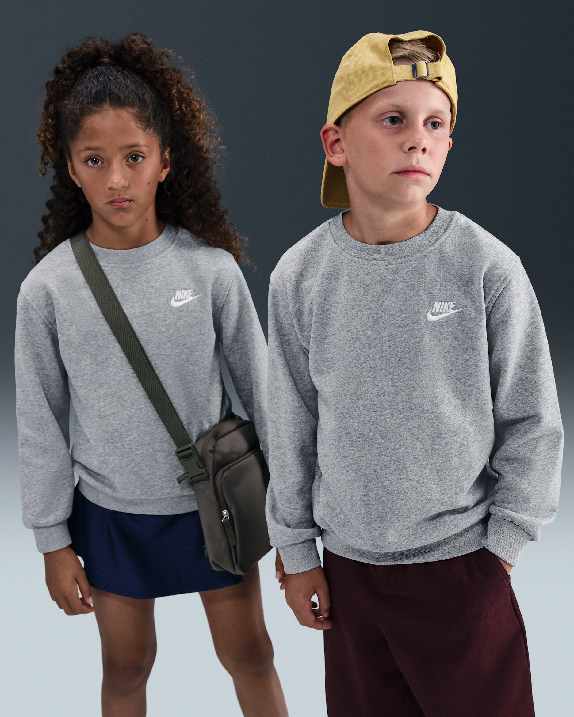 Nike Sportswear Club Fleece Older Kids' Crew-Neck Sweatshirt - Dark Grey Heather/White
