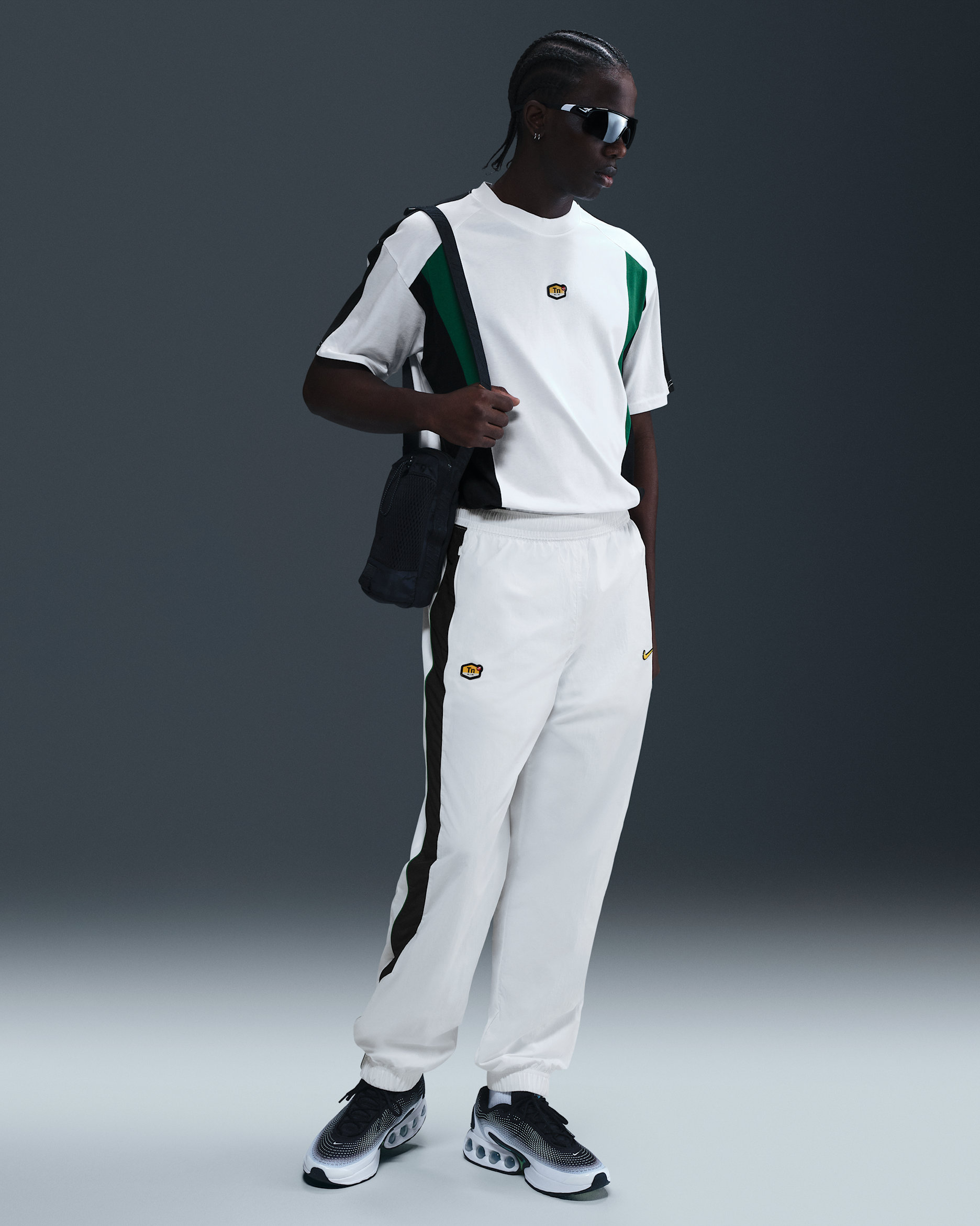 Nike Sportswear Geweven herenbroek - Wit/Zwart/Pine Green