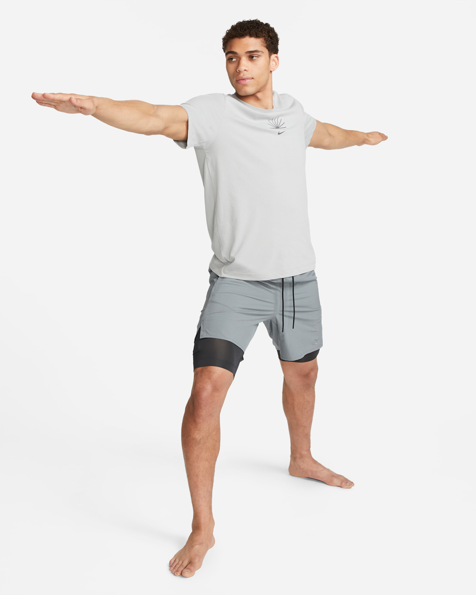 Nike Unlimited Men's Dri-FIT 7" 2-in-1 Versatile Shorts - Smoke Grey/Dark Smoke Grey/Black/Smoke Grey