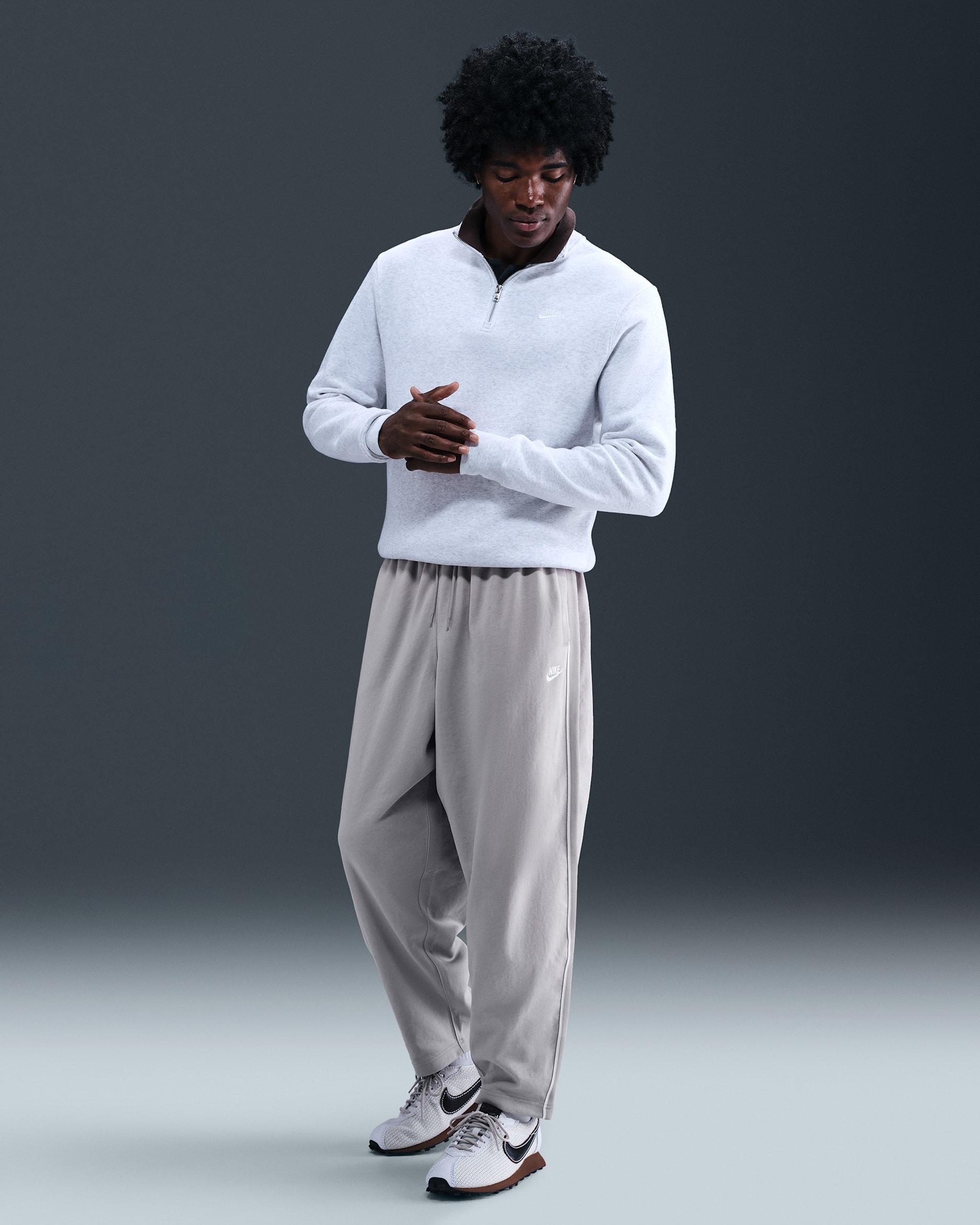 Pants deportivos de tejido Knit oversized para hombre Nike Sportswear Club - Gris universitario/Vela/Blanco