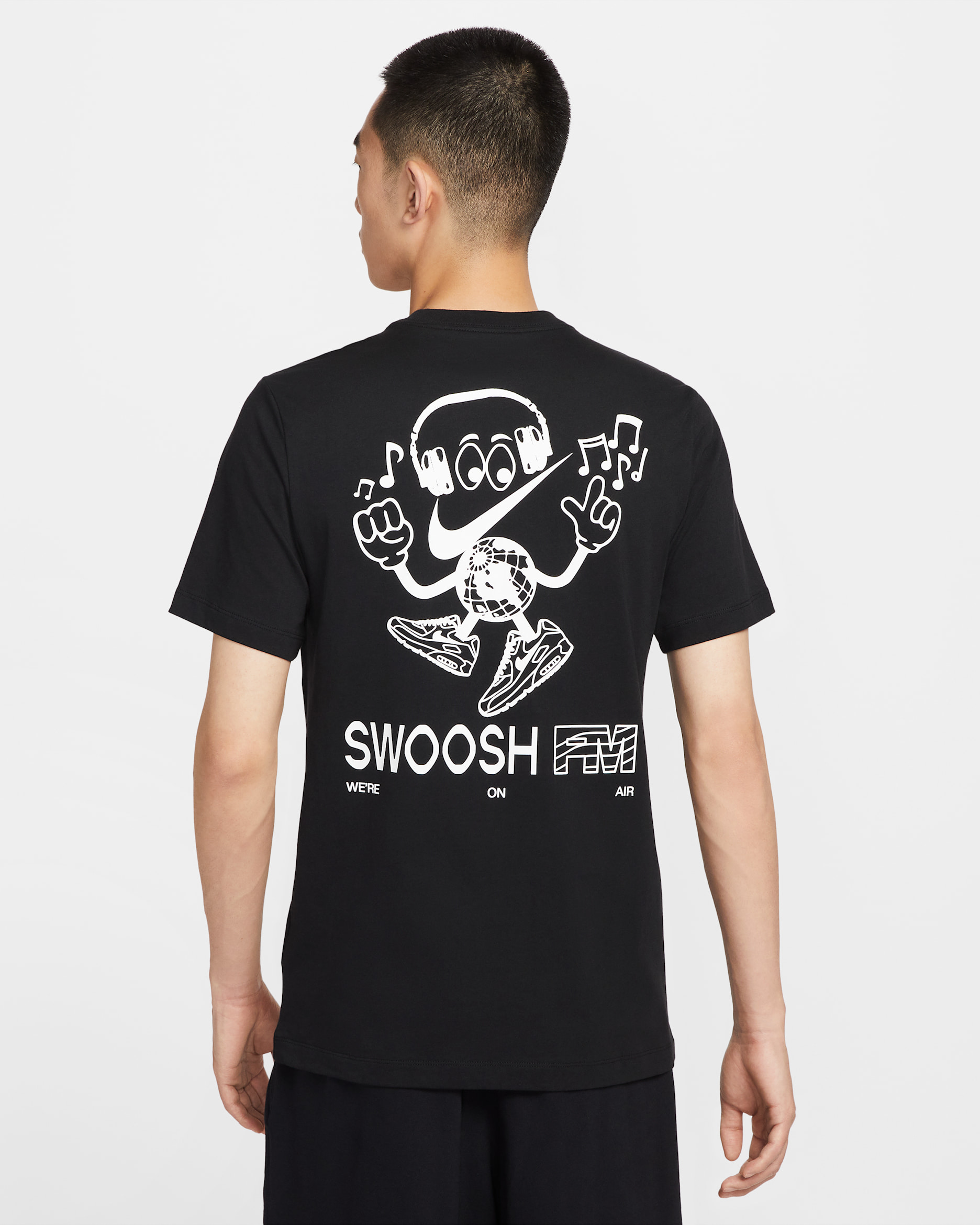 เสื้อยืดผู้ชาย Nike Sportswear - ดำ