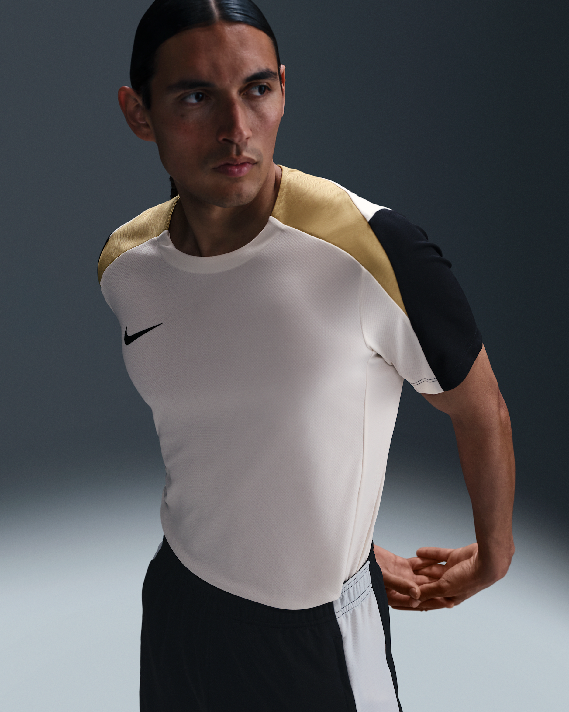 Maglia da calcio a manica corta Dri-FIT Nike Strike – Uomo - Pale Ivory/Nero/Jersey Gold/Nero