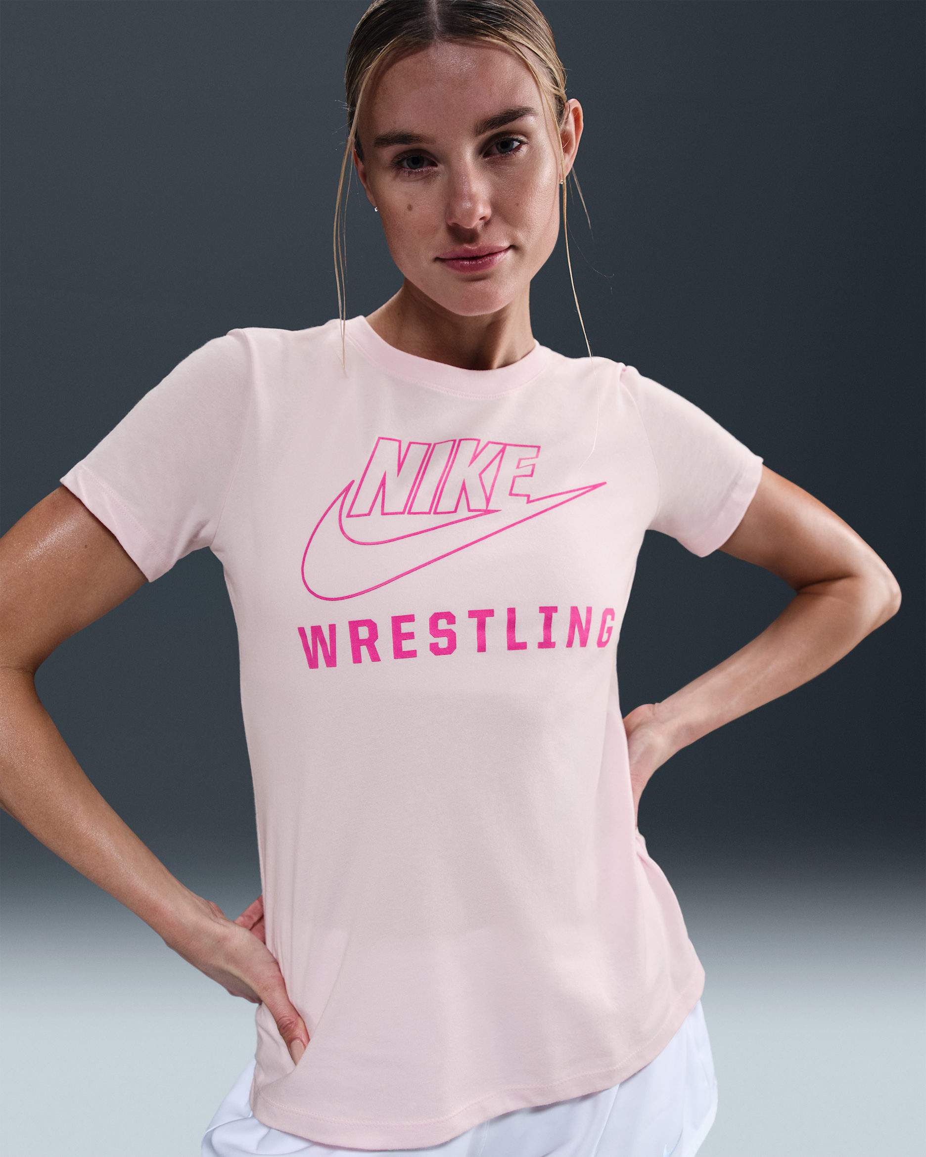 Playera de lucha para mujer Nike Swoosh - Espuma rosa