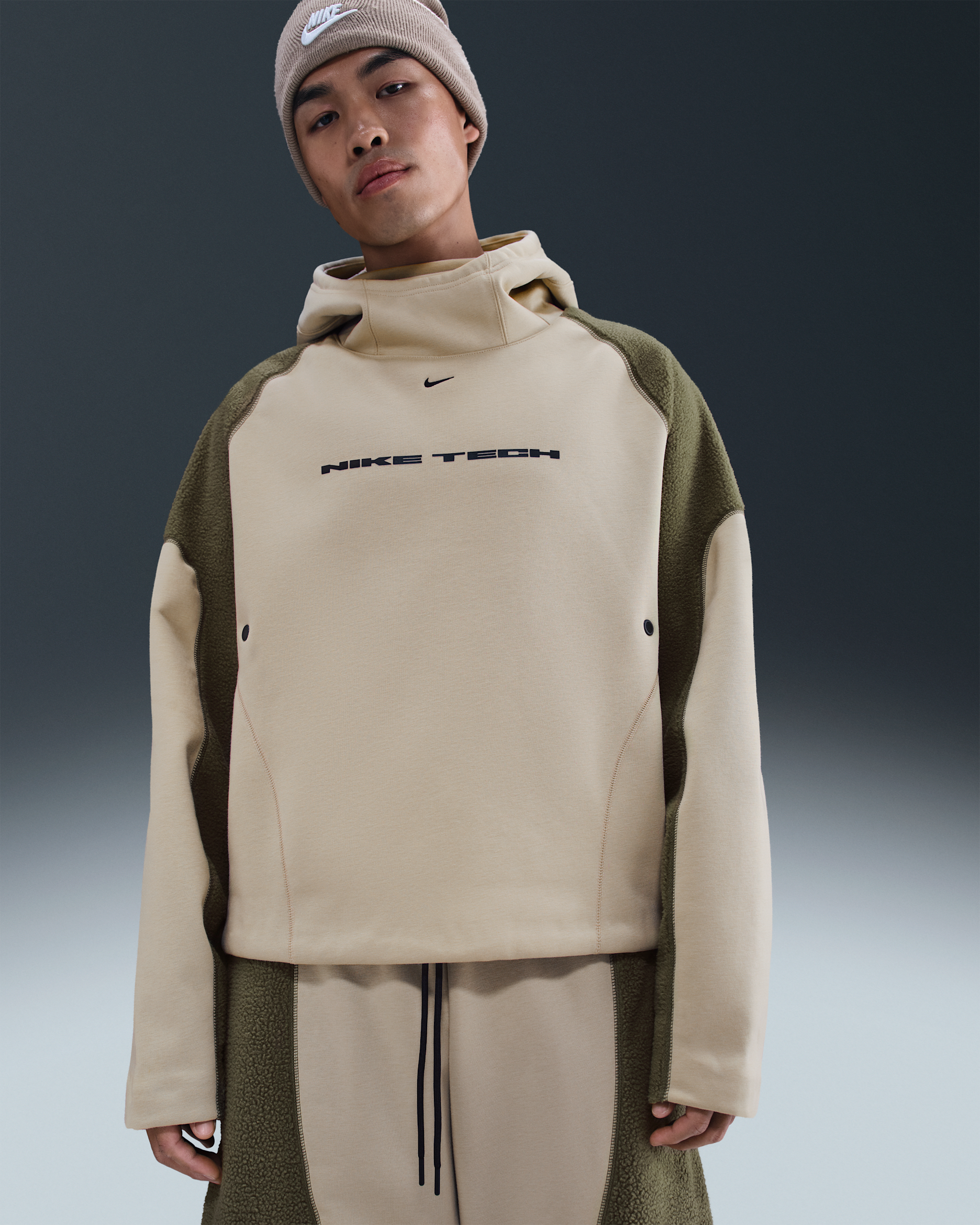 ナイキ テック ボレアス メンズ オーバーサイズド パーカー - デザートカーキ/ミディアムオリーブ/ブラック