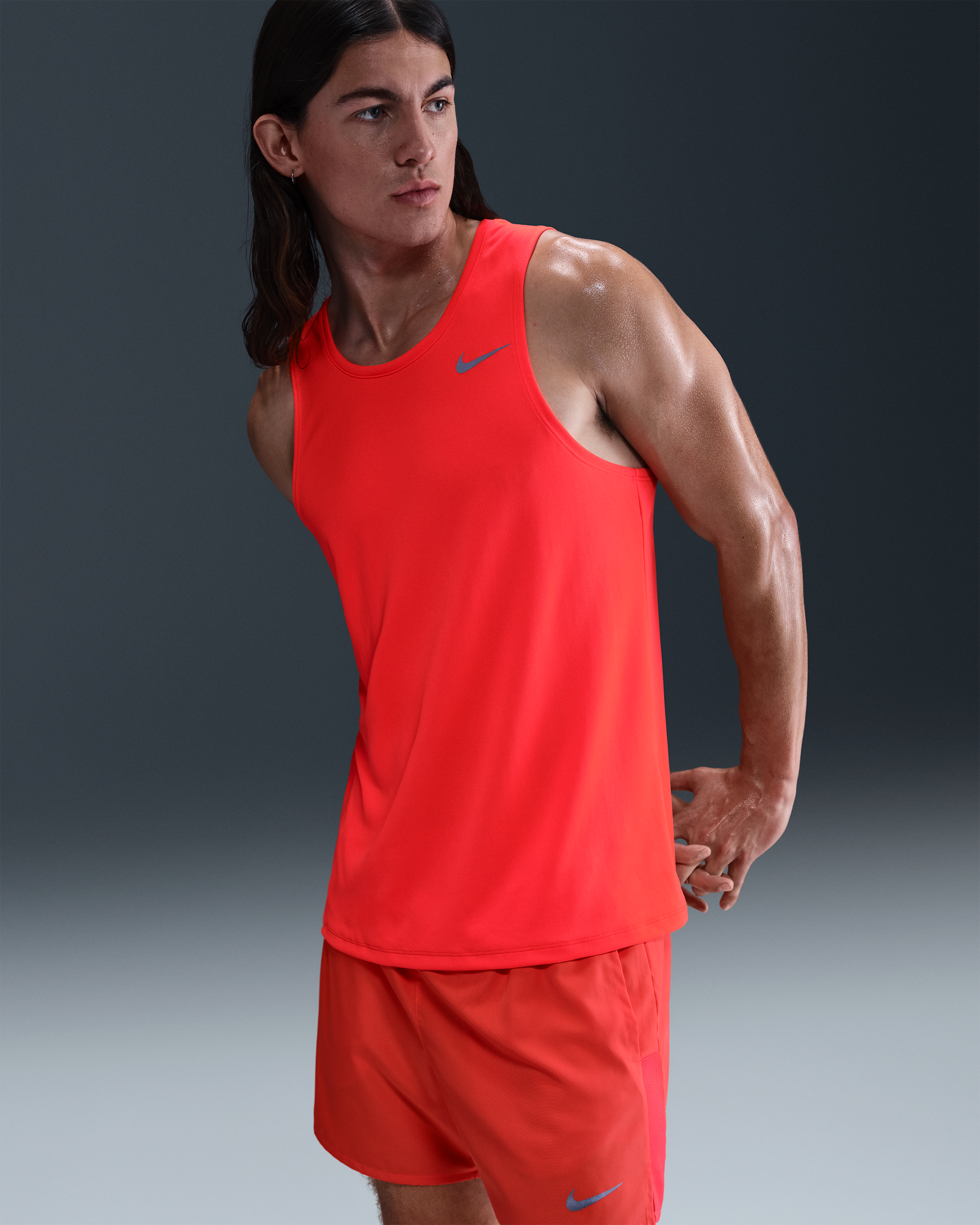 Nike Miler Dri-FIT løpesinglet til herre - Bright Crimson