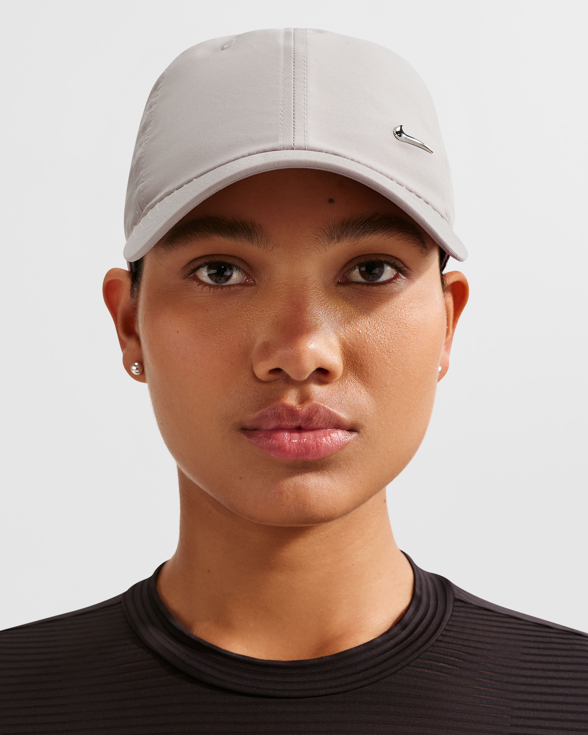 Nike Dri-FIT Club Unstructured Metal Swoosh Cap - College Grey/Metallic Silver