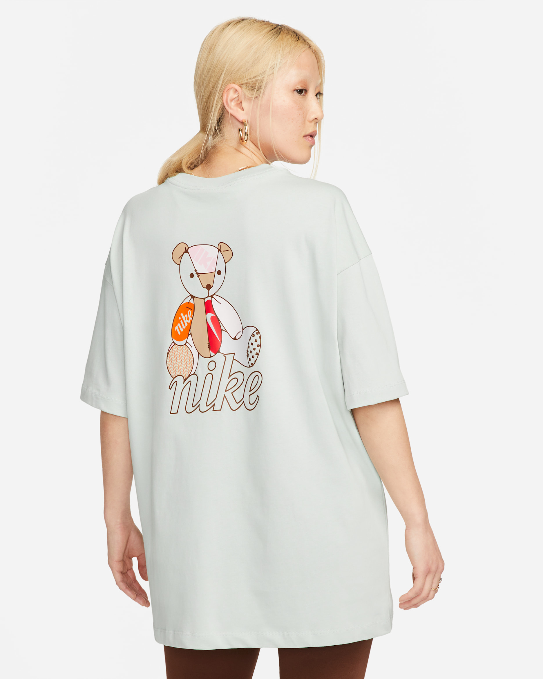 เสื้อยืดผู้หญิง Nike Sportswear - Light Silver