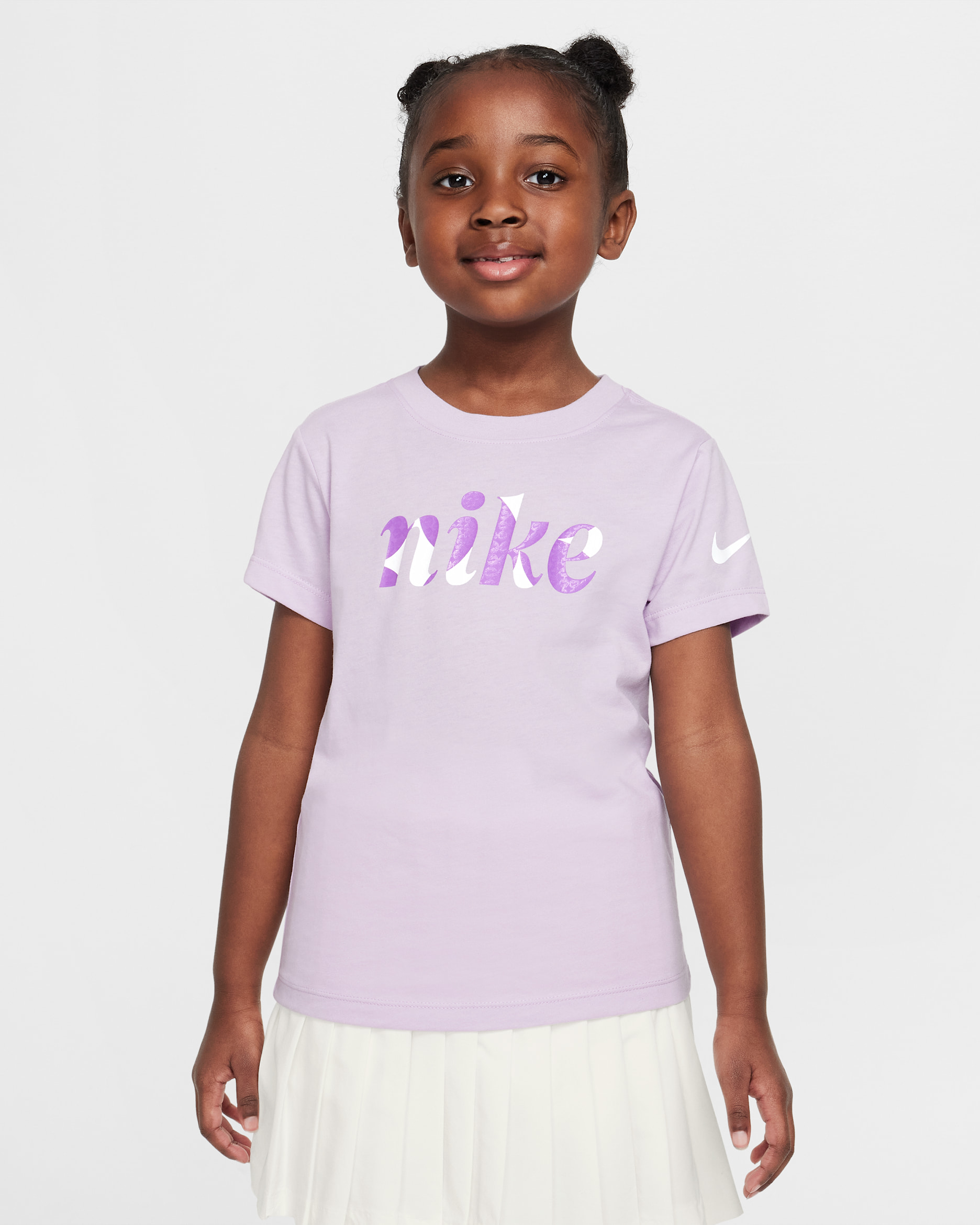 Playera con gráfico Nike Essentials para niños talla pequeña - Muñeca