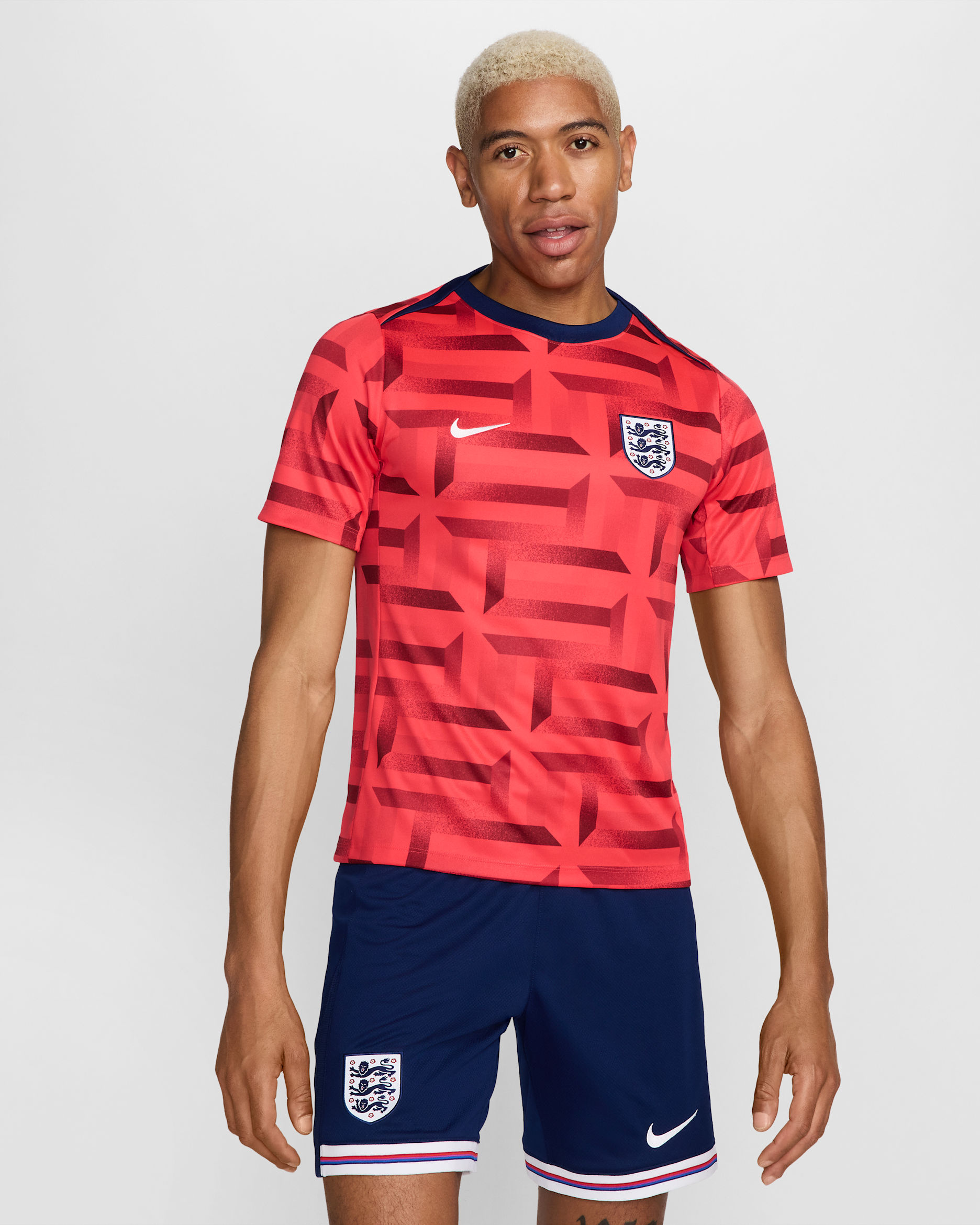 Kortärmad fotbollströja för uppvärmning England Academy Pro Nike Dri-FIT för män - Siren Red/Blue Void/Vit