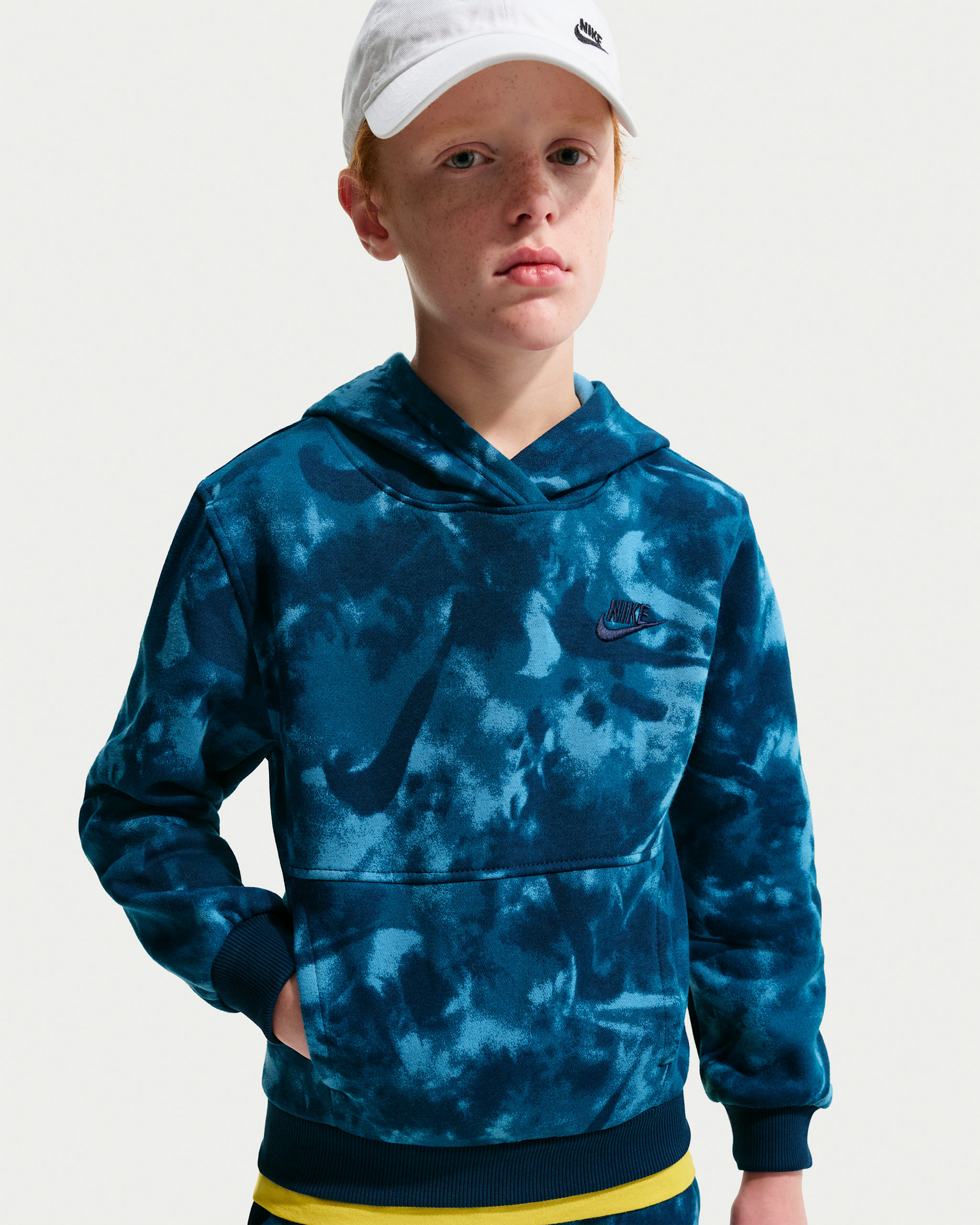 Nike Sportswear Club Fleece Big Kids' Pullover Hoodie - Dutch Blue/Court Blue/Blue Void/Blue Void