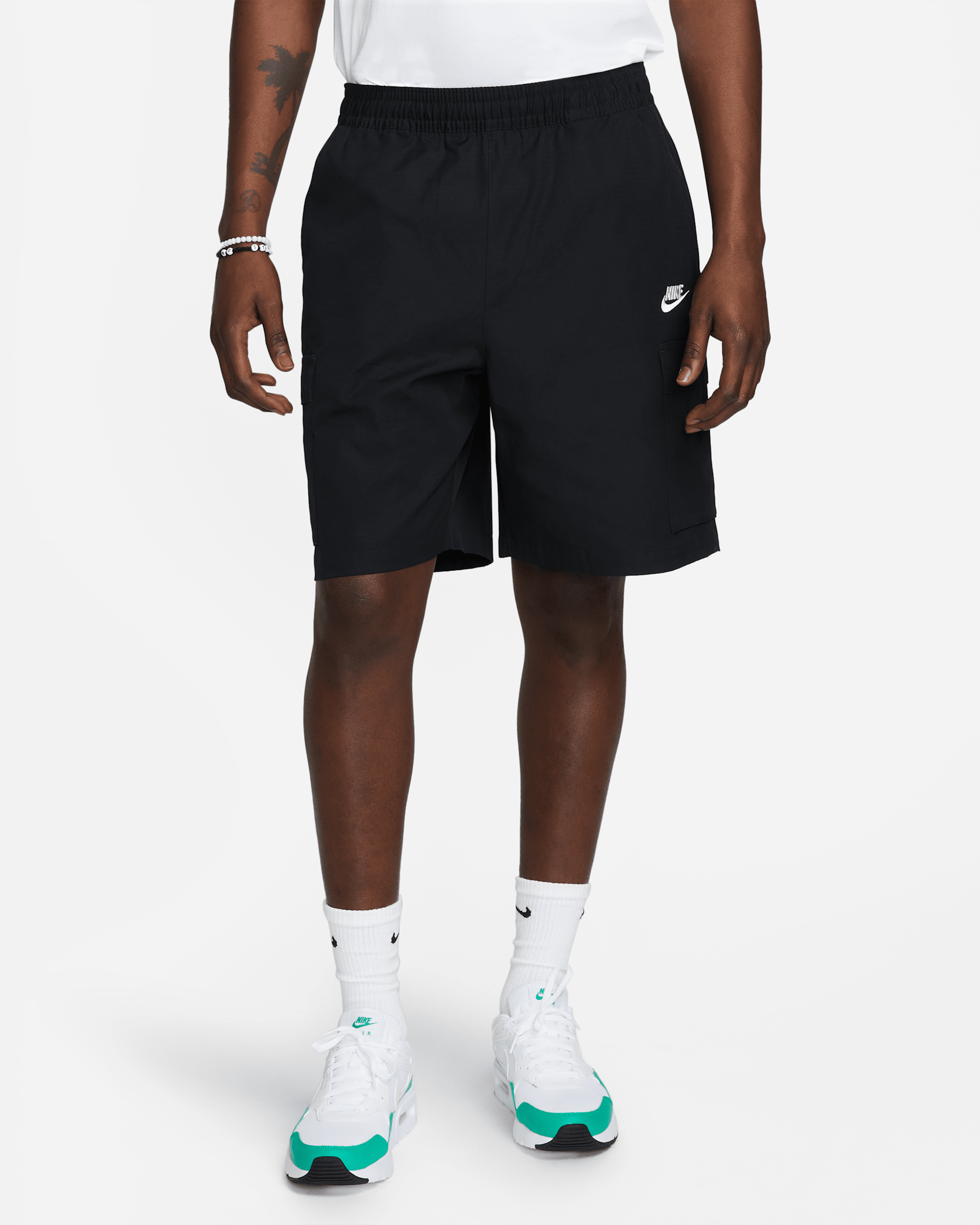 Nike Club Men's Woven Cargo Shorts - Black/White