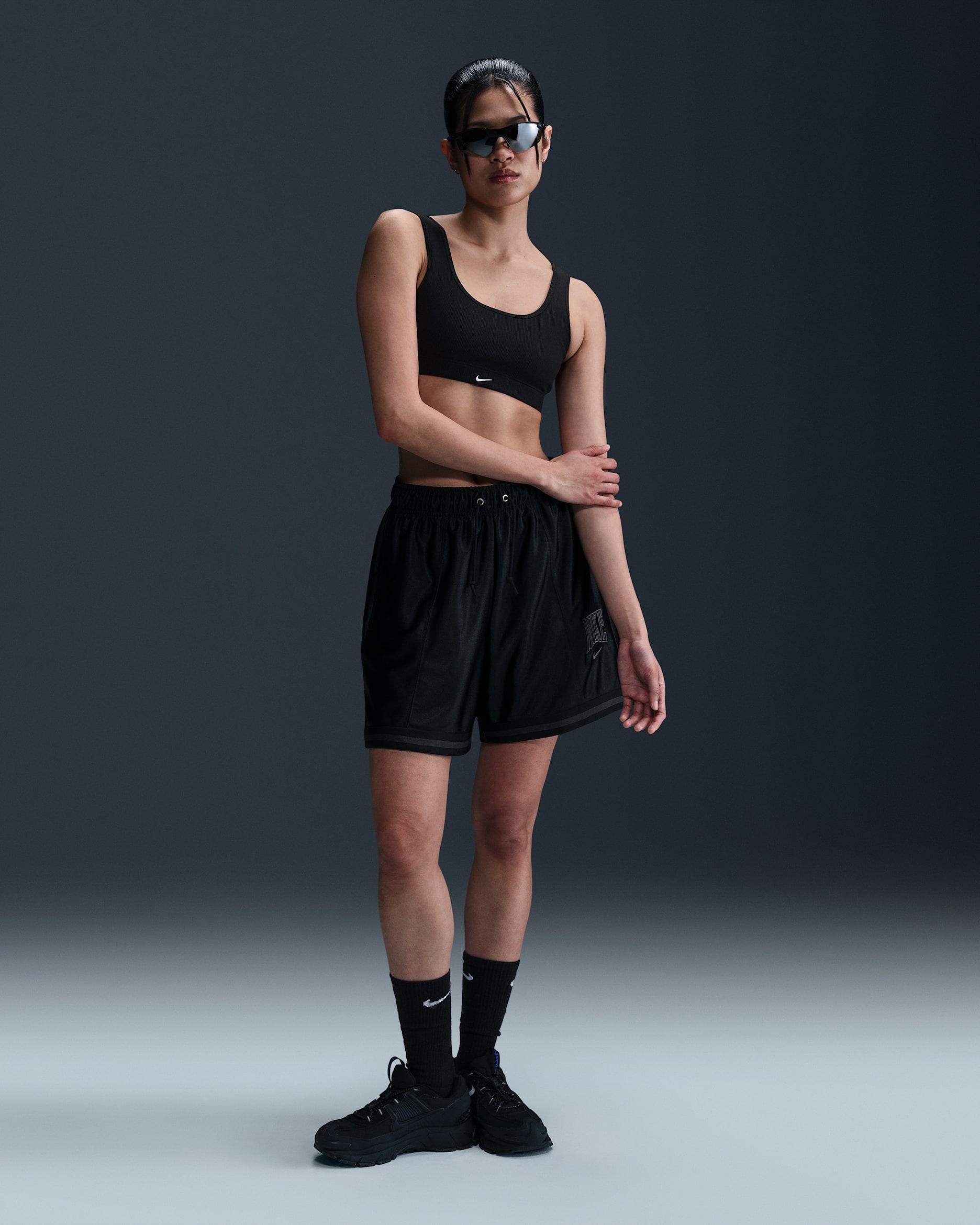 Nike Sportswear weite Grafik-Shorts mit mittelhohem Bund (Damen) - Schwarz/Anthracite/Anthracite