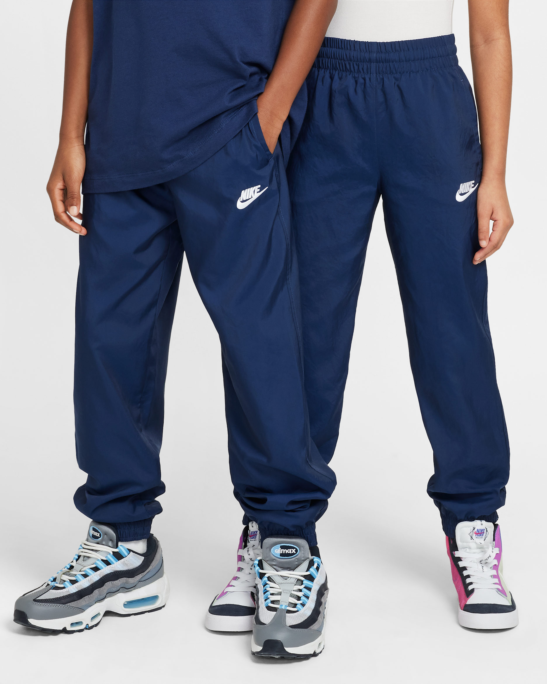 Pantalon de jogging tissé Nike Sportswear Club pour ado - Midnight Navy/Blanc