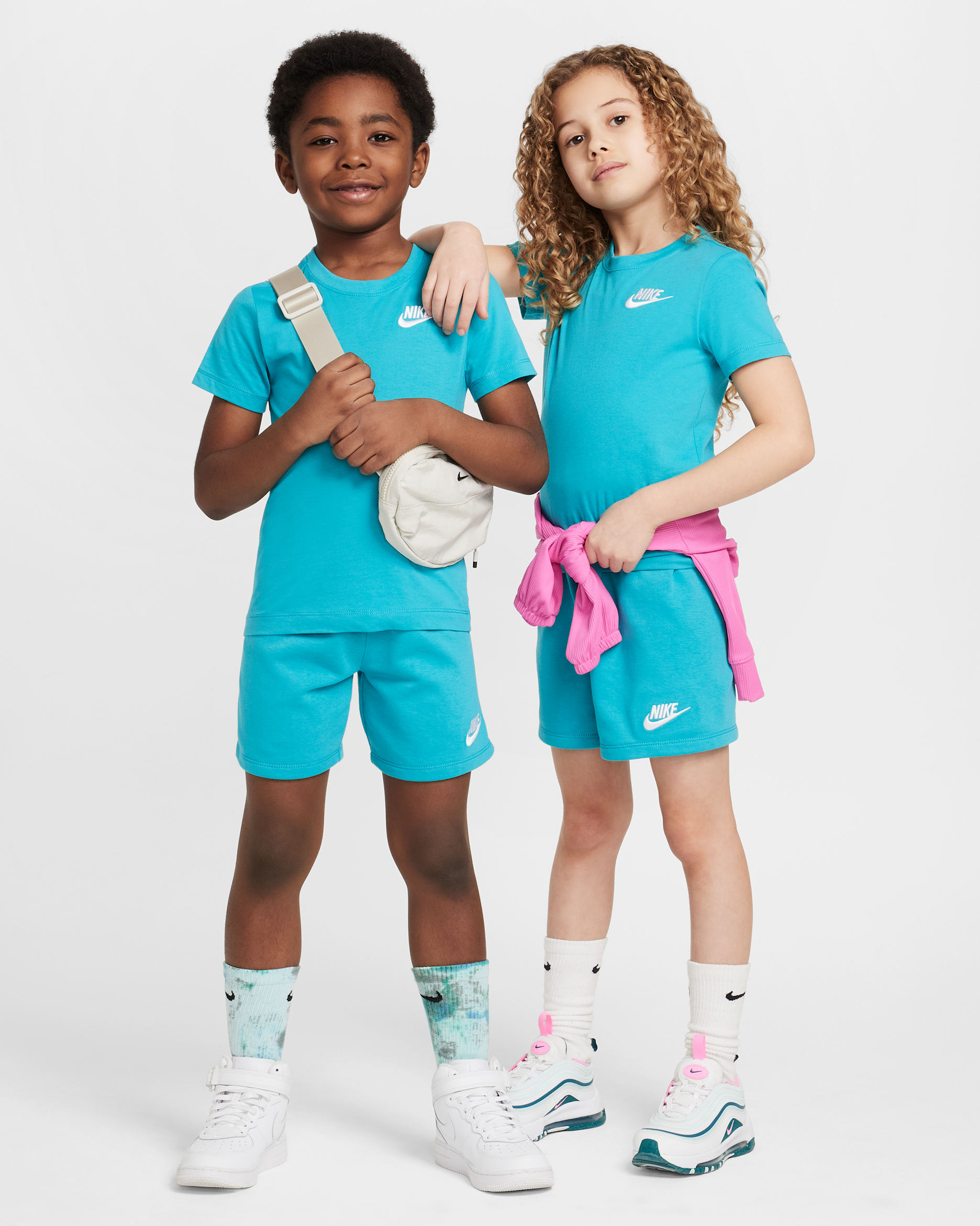 Conjunto de dos piezas con shorts de tejido Knit para niños talla pequeña Nike - Cactus empolvado