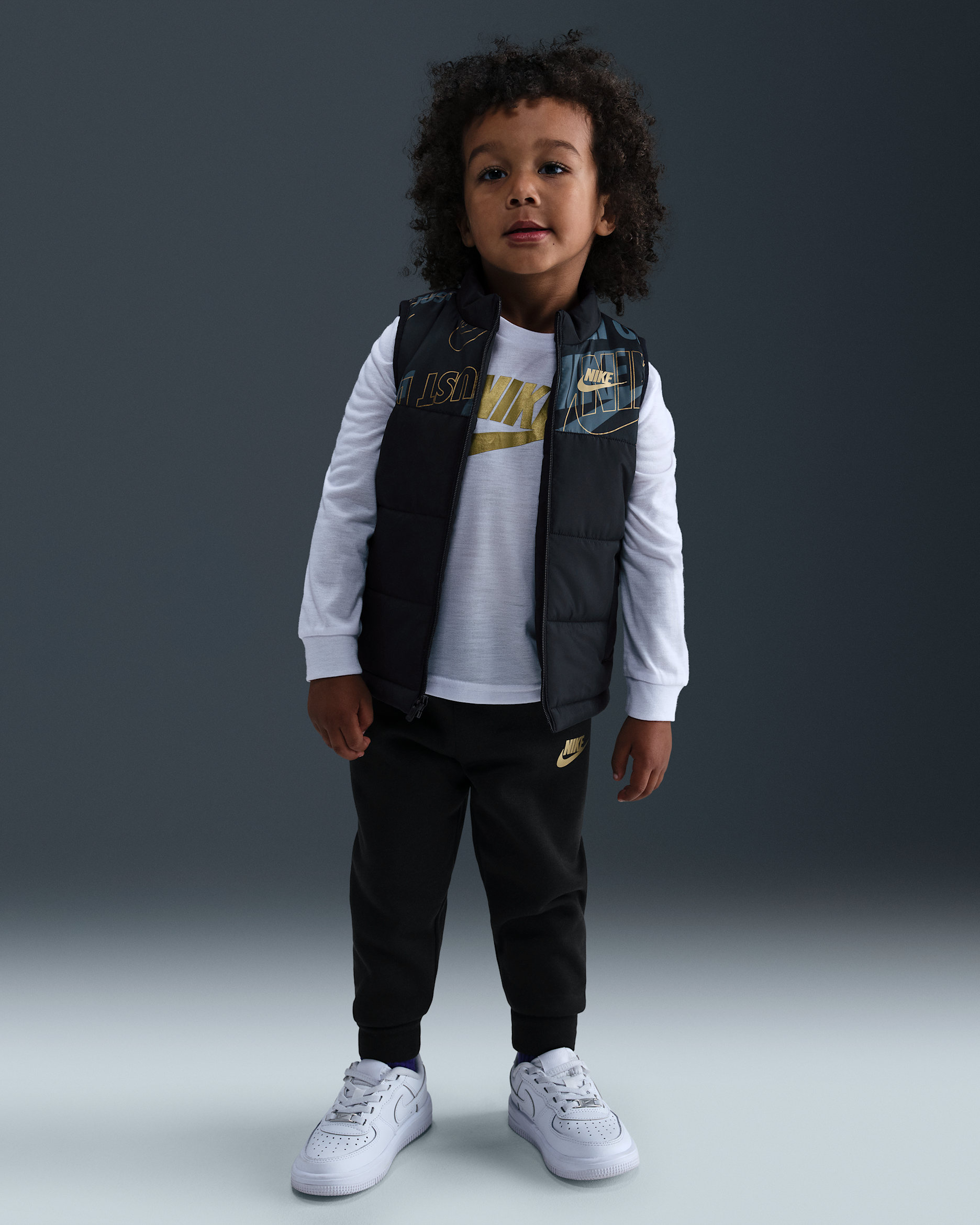 ナイキ スポーツウェア ベビー ロングスリーブ Tシャツ ベスト アンド パンツ セット - ブラック/ホワイト