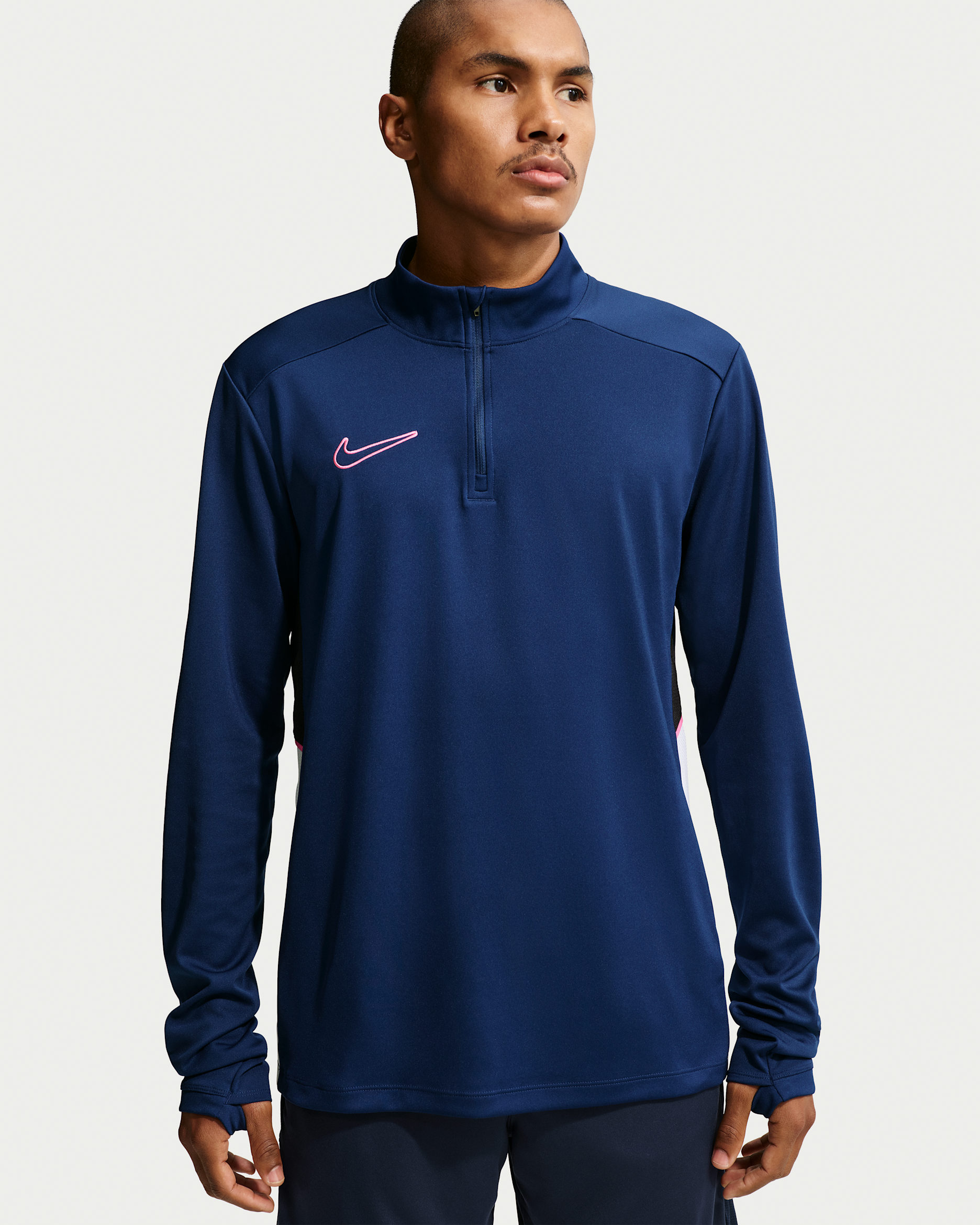 Playera de entrenamiento de fútbol Dri-FIT para hombre Nike Academy - Azul vacío/Negro/Blanco/Rosa paleta