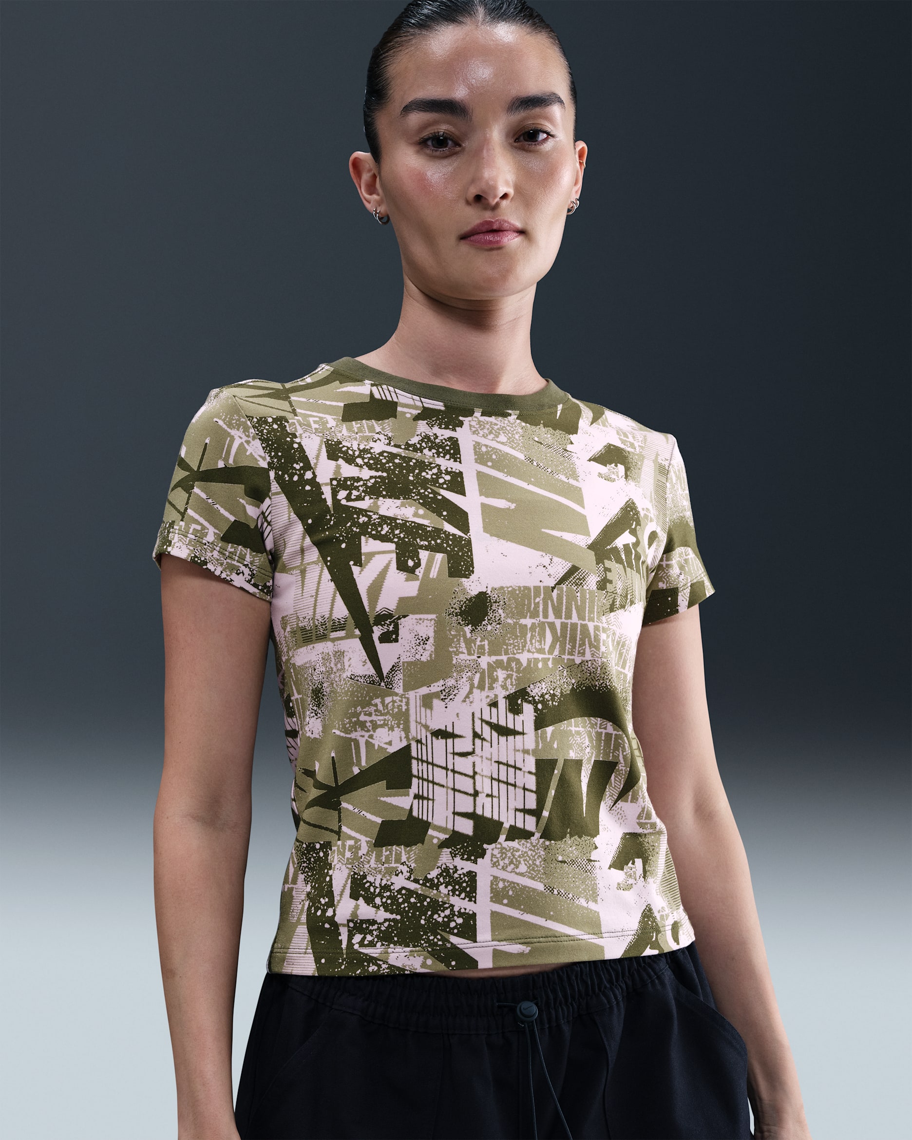 Playera slim para mujer Nike Sportswear - Oliva medio