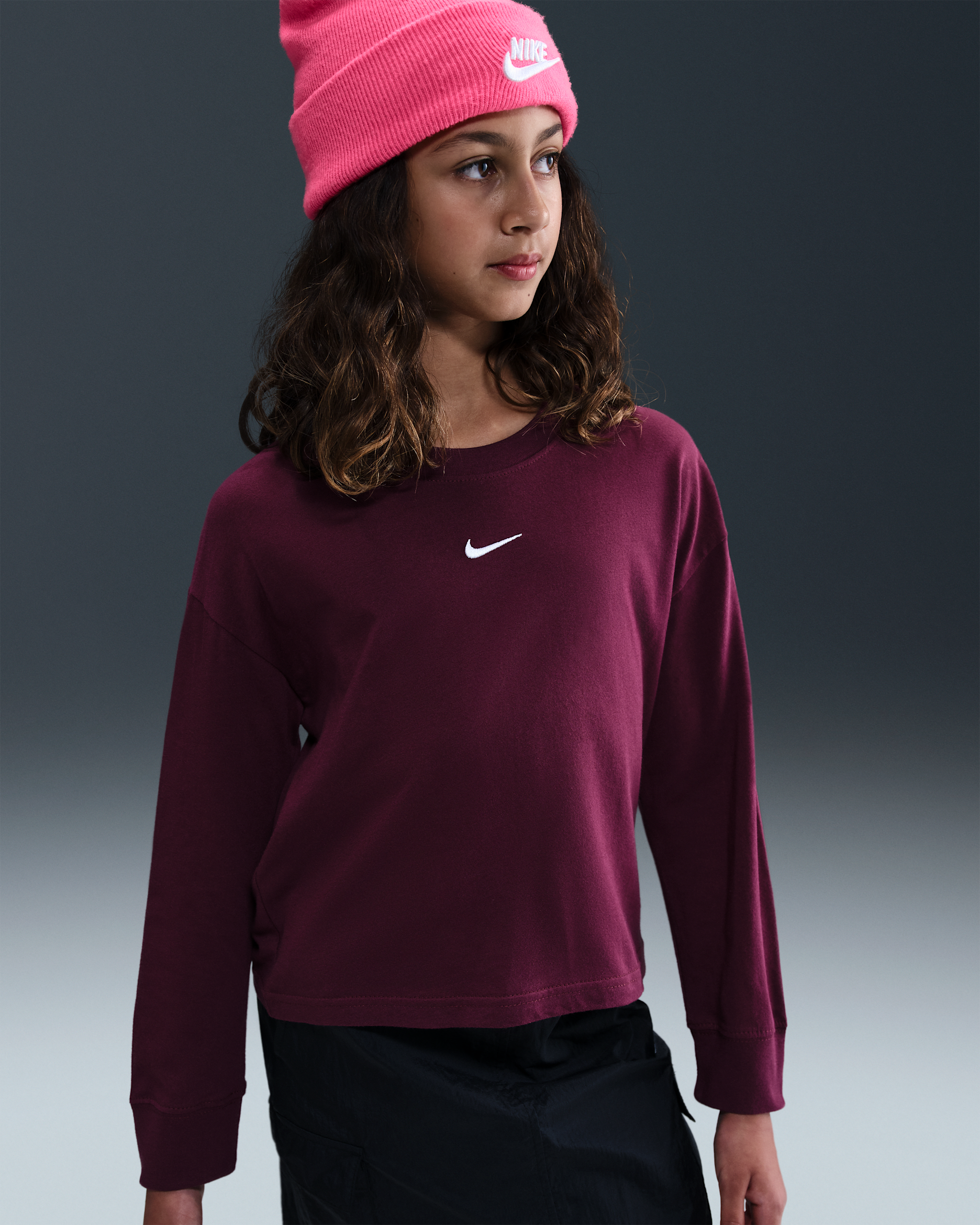Playera de manga larga para niña talla grande Nike Sportswear Essential - Burdeos