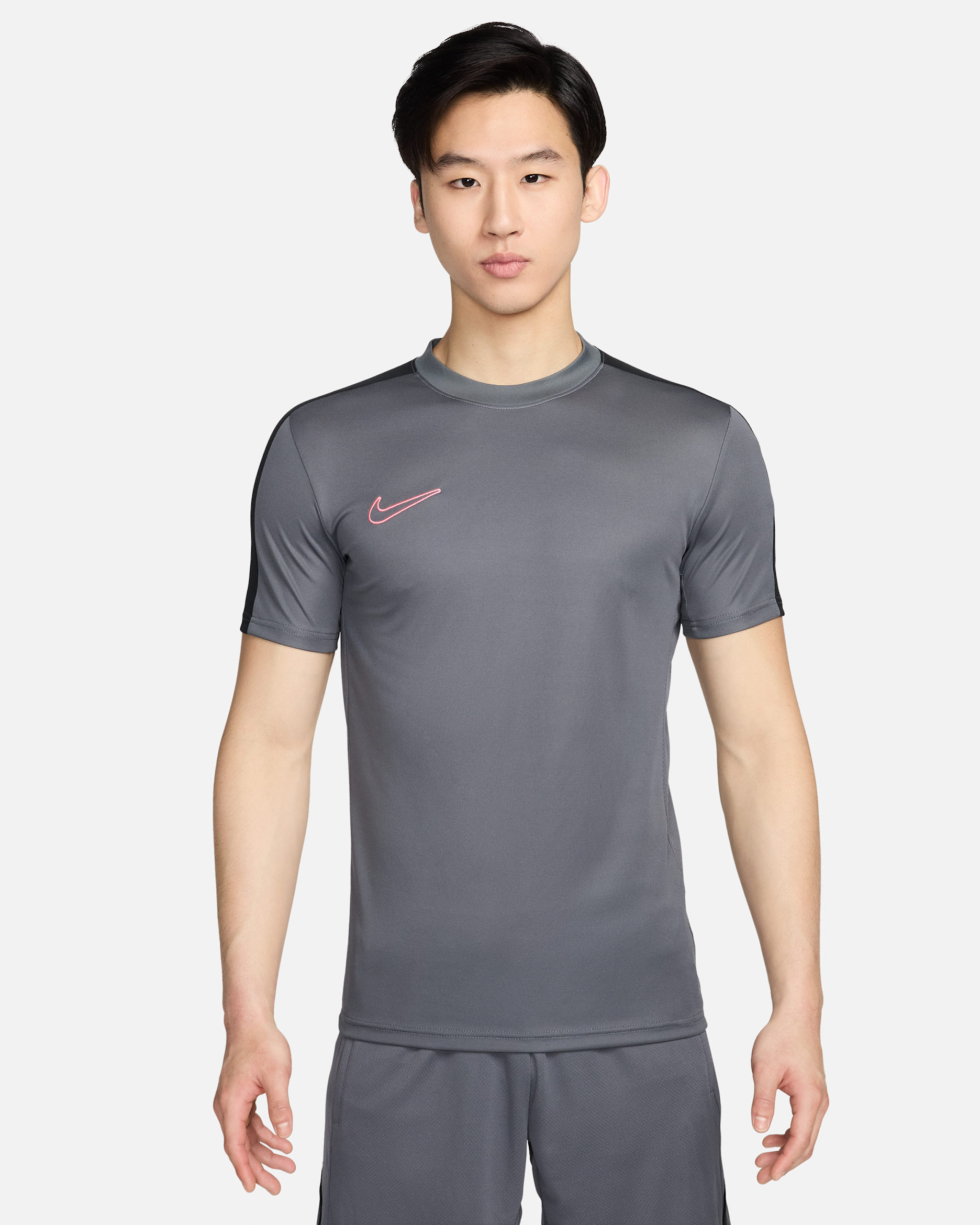 เสื้อฟุตบอลแขนสั้นผู้ชาย Nike Dri-FIT Academy - Iron Grey/ดำ/Sunset Pulse