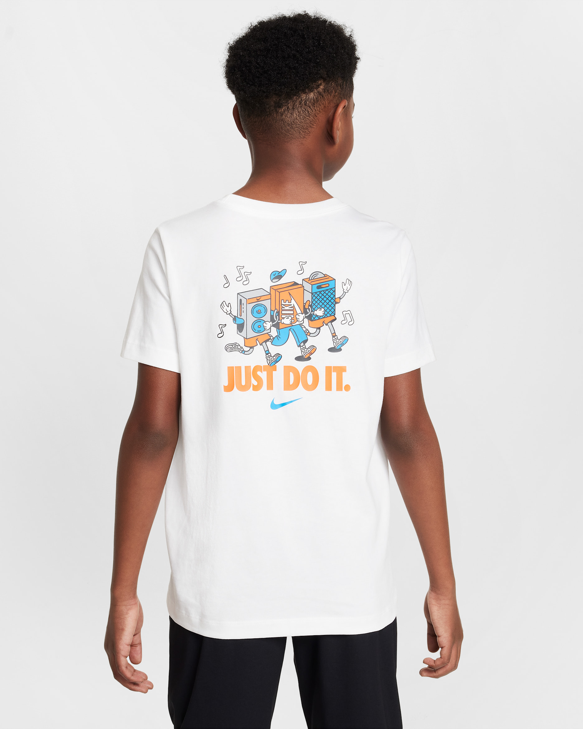 Nike Sportswear Older Kids' T-Shirt - White