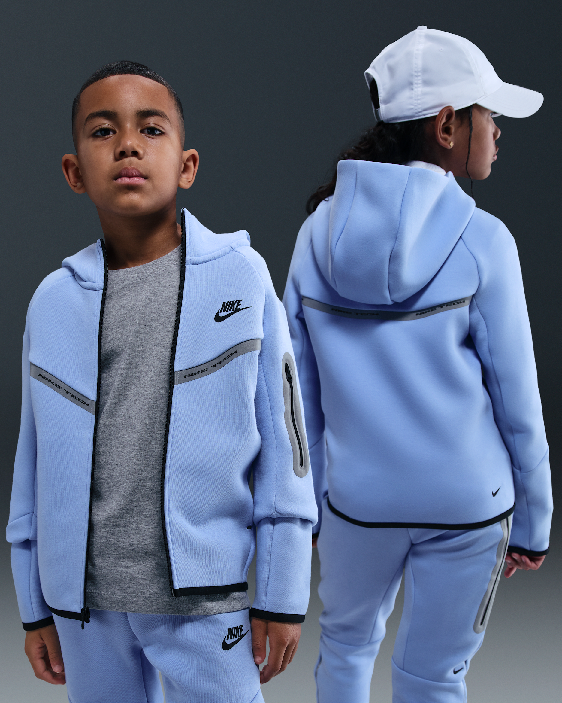 Nike Sportswear Tech Fleece - hættetrøje med lynlås og reflekser til større børn (drenge) - Aluminum/sort/sort