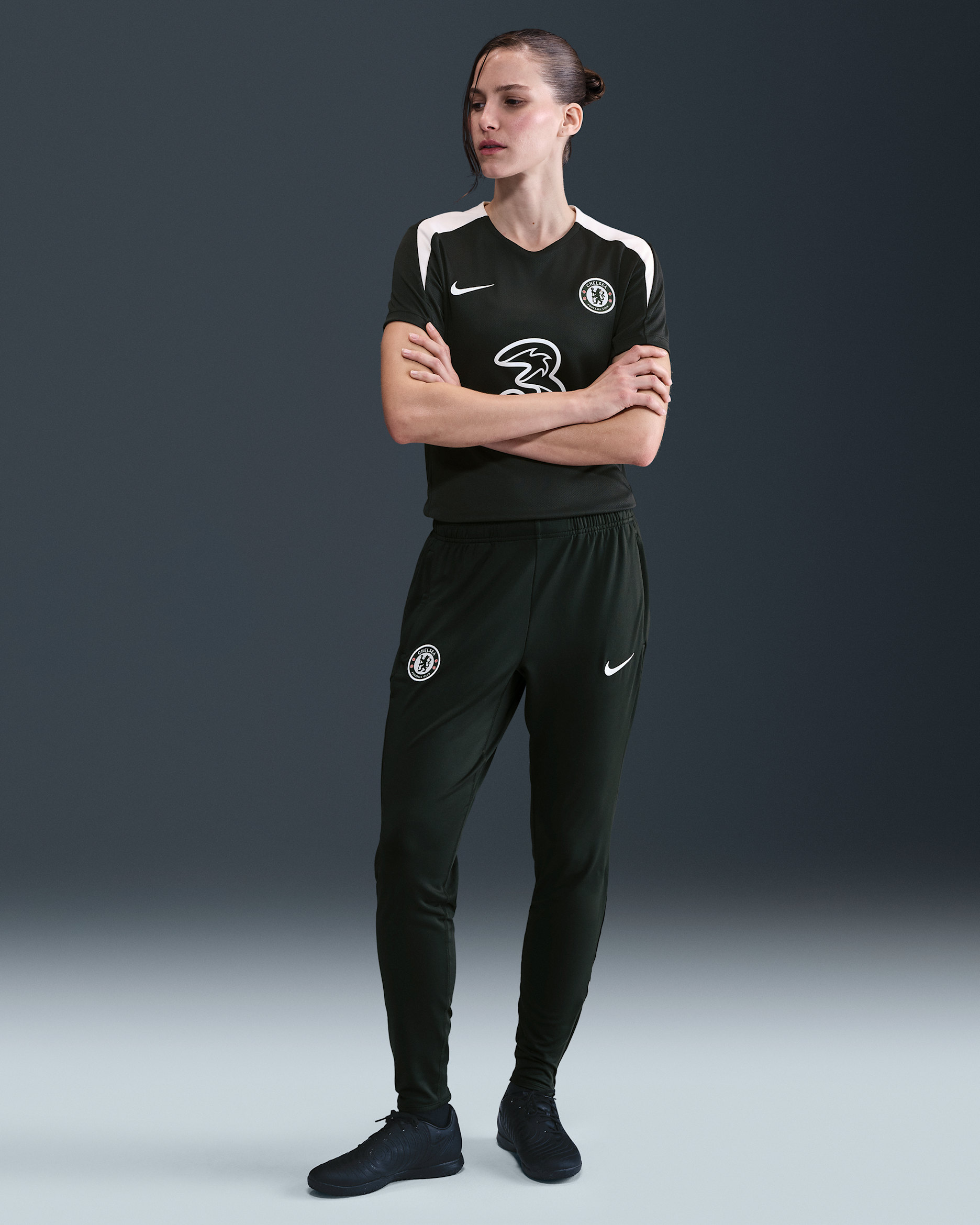 Chelsea FC Strike Nike Dri-FIT Örgü Kadın Futbol Eşofman Altı - Outdoor Green/Phantom/Phantom