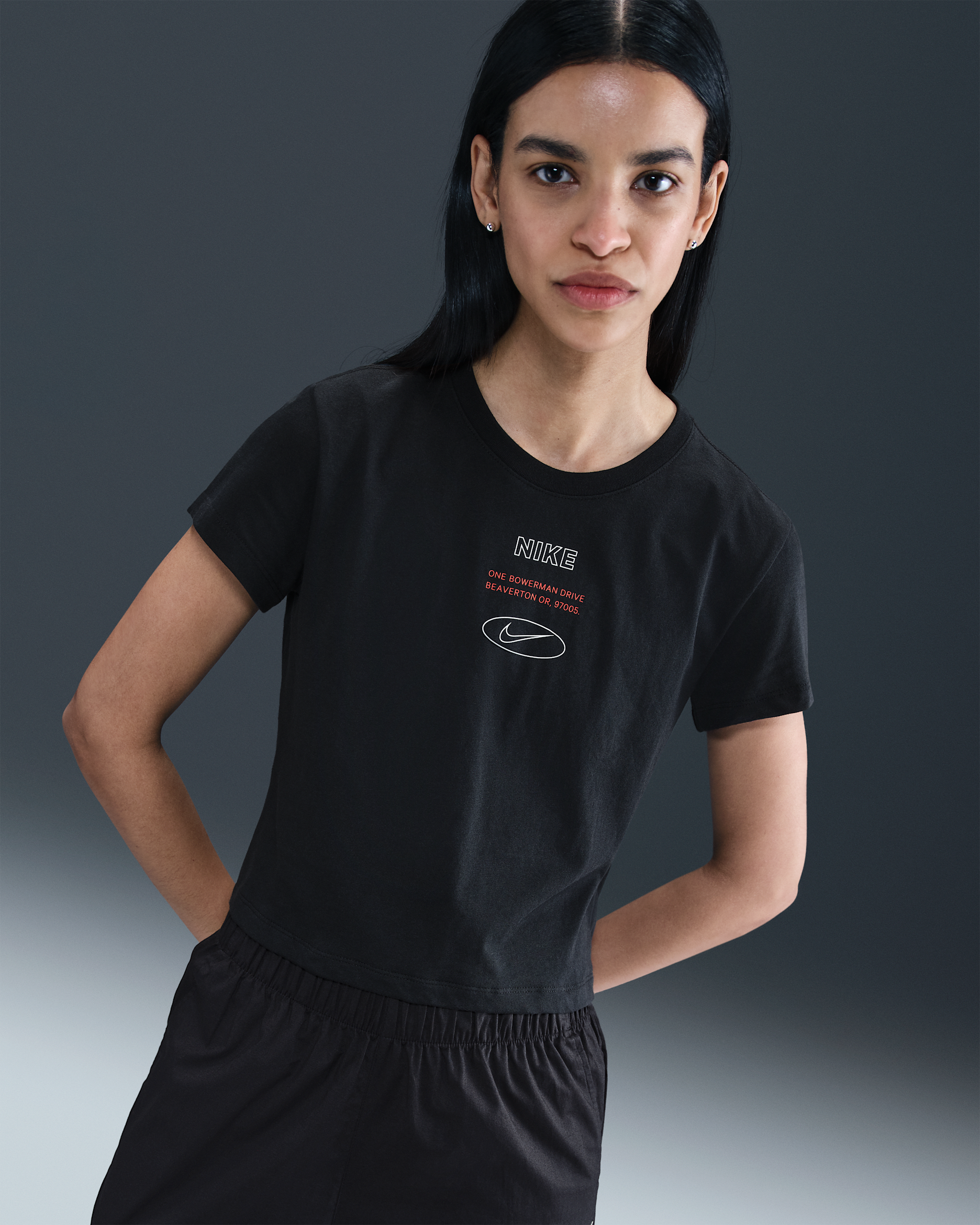Nike Sportswear Women's Graphic T-Shirt - Black