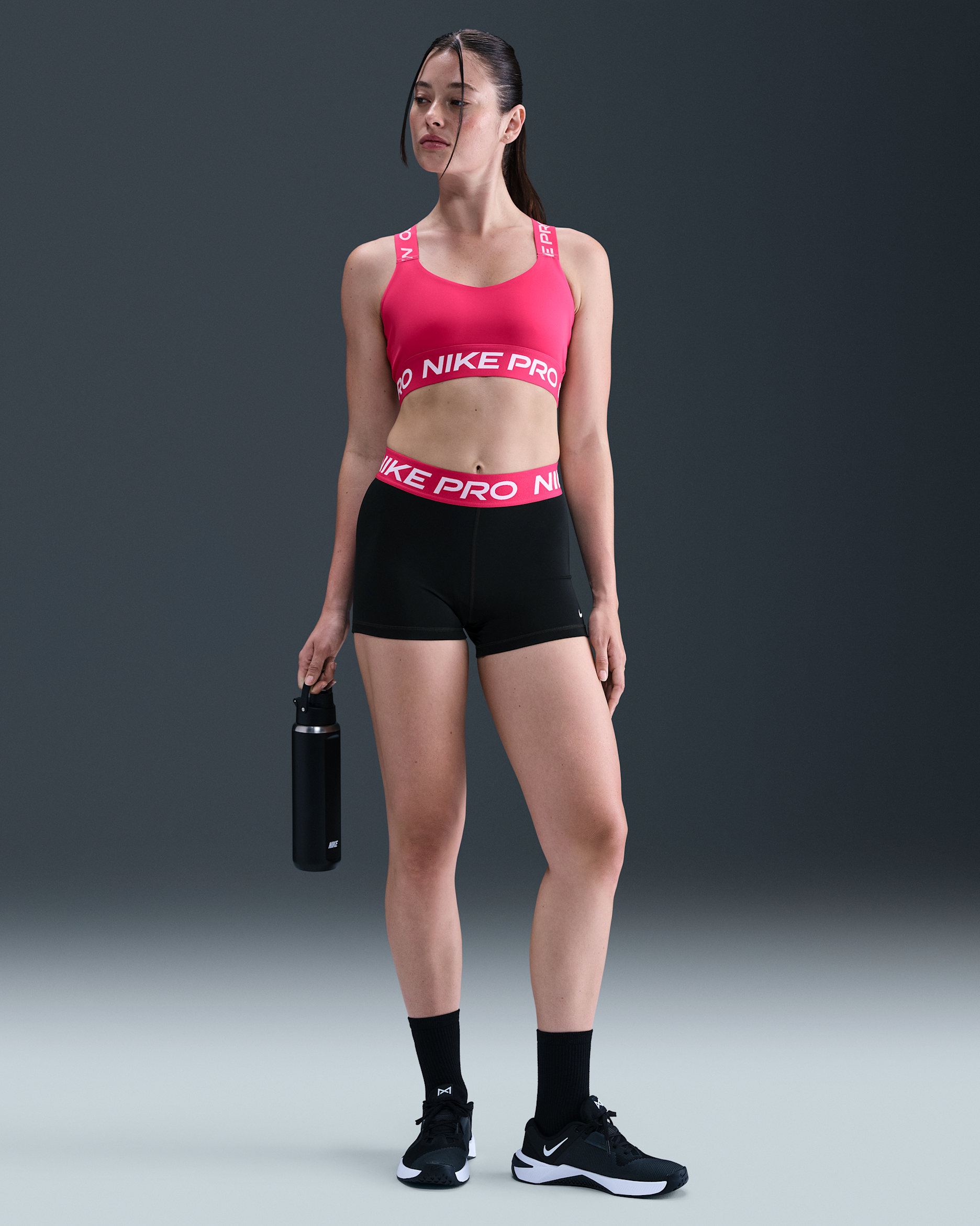 Shorts de 7.5 cm para mujer Nike Pro - Negro/Rosa enérgico/Blanco