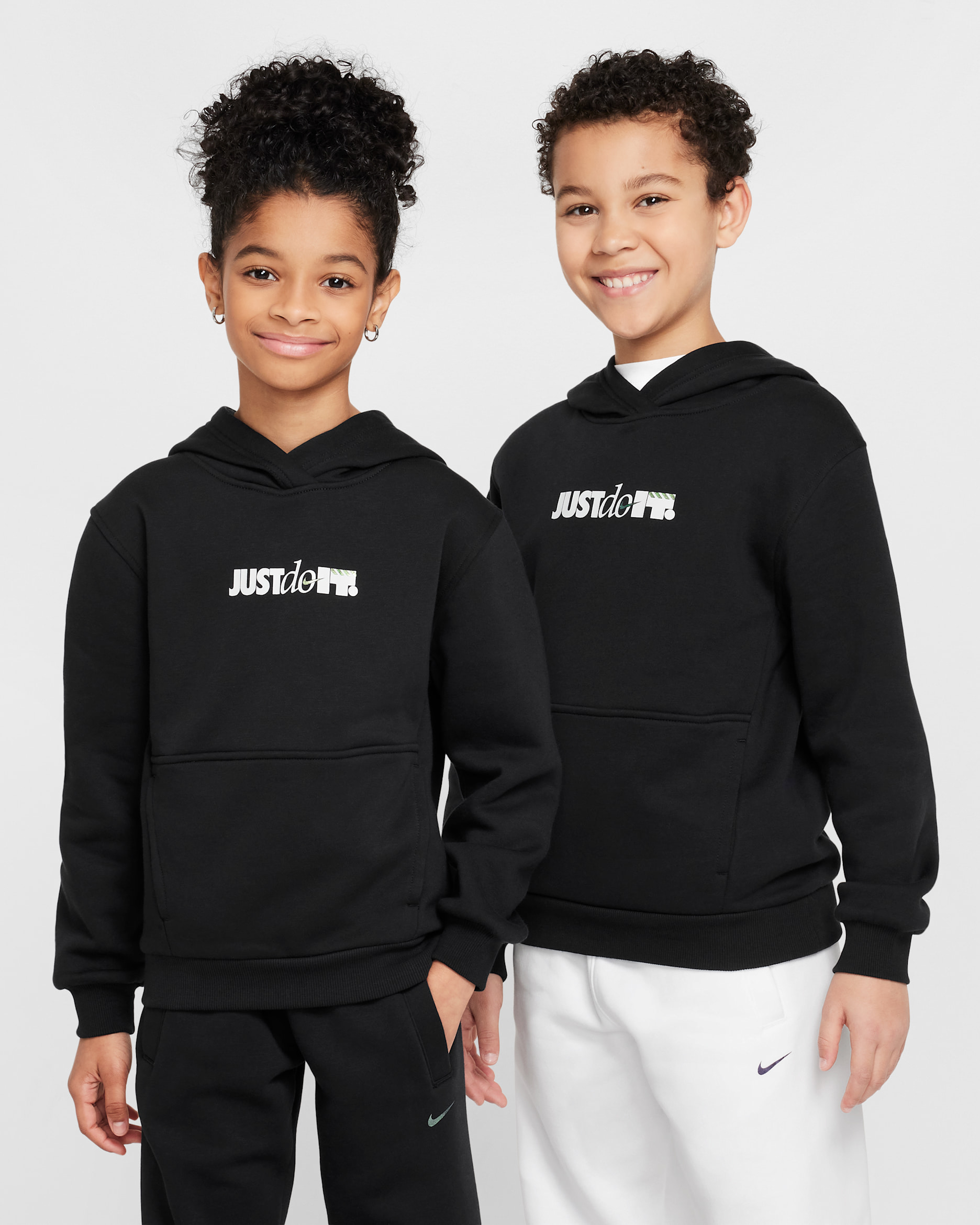 Nike Sportswear Club Fleece Hoodie (ältere Kinder) - Schwarz/Photon Dust