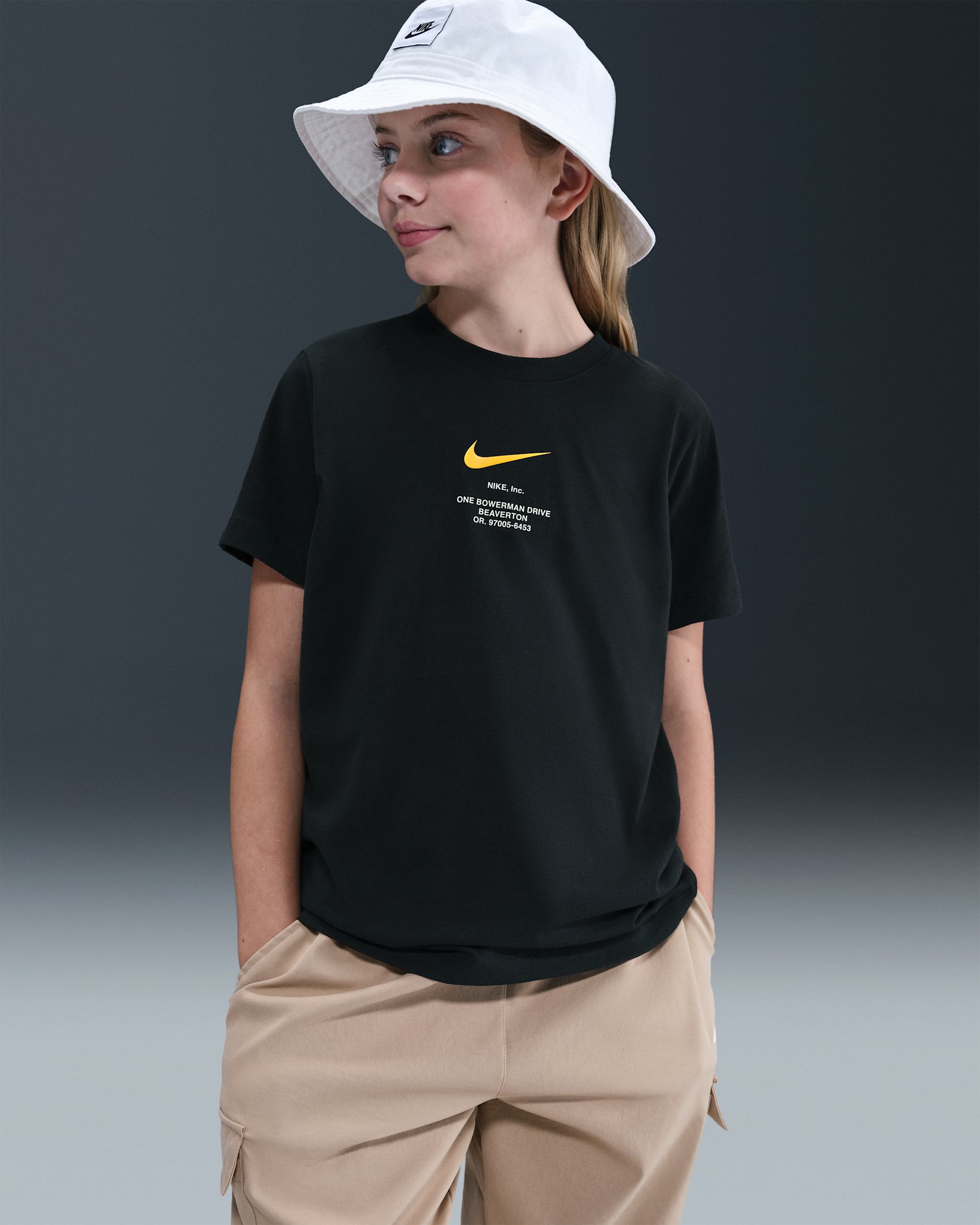 Nike Sportswear Older Kids' (Boys') T-Shirt - Black/University Gold
