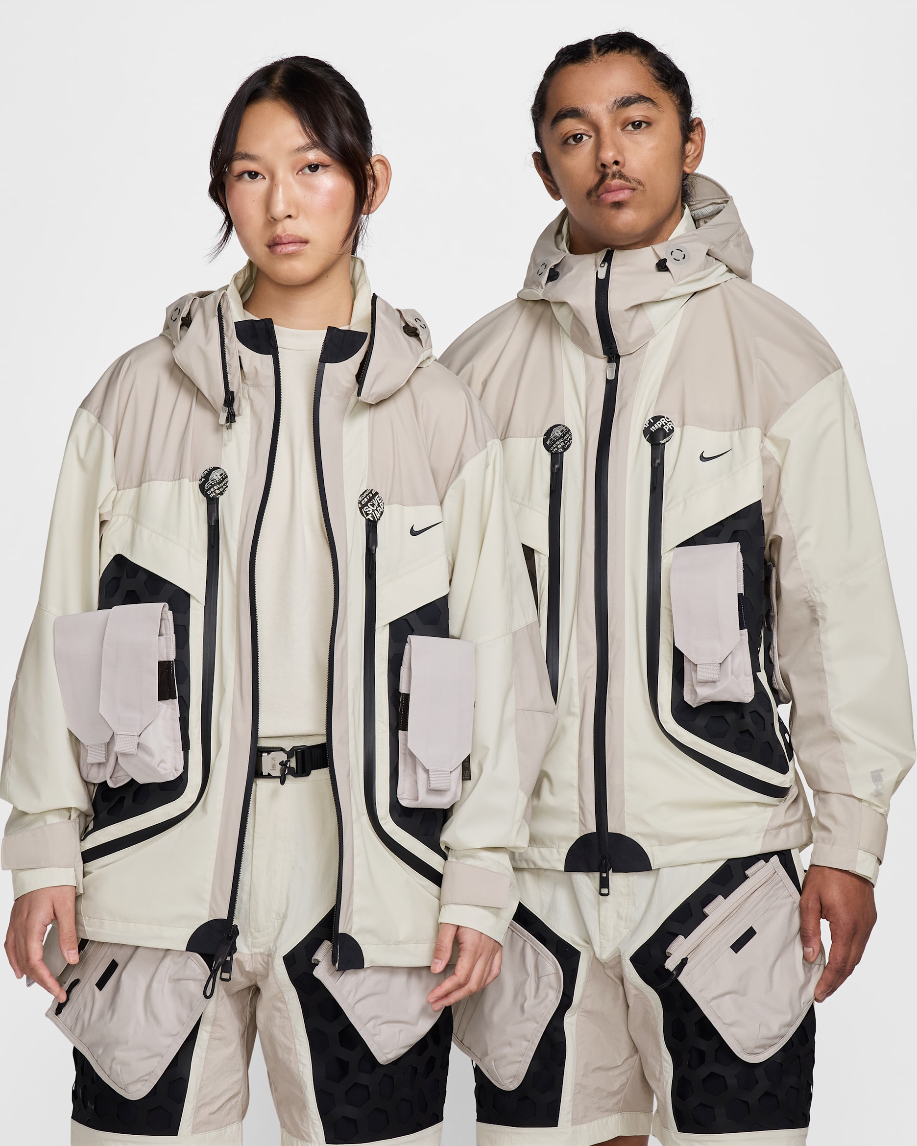 Nike ISPA Butterfly Jacket - Light Bone/Moon Particle/Black