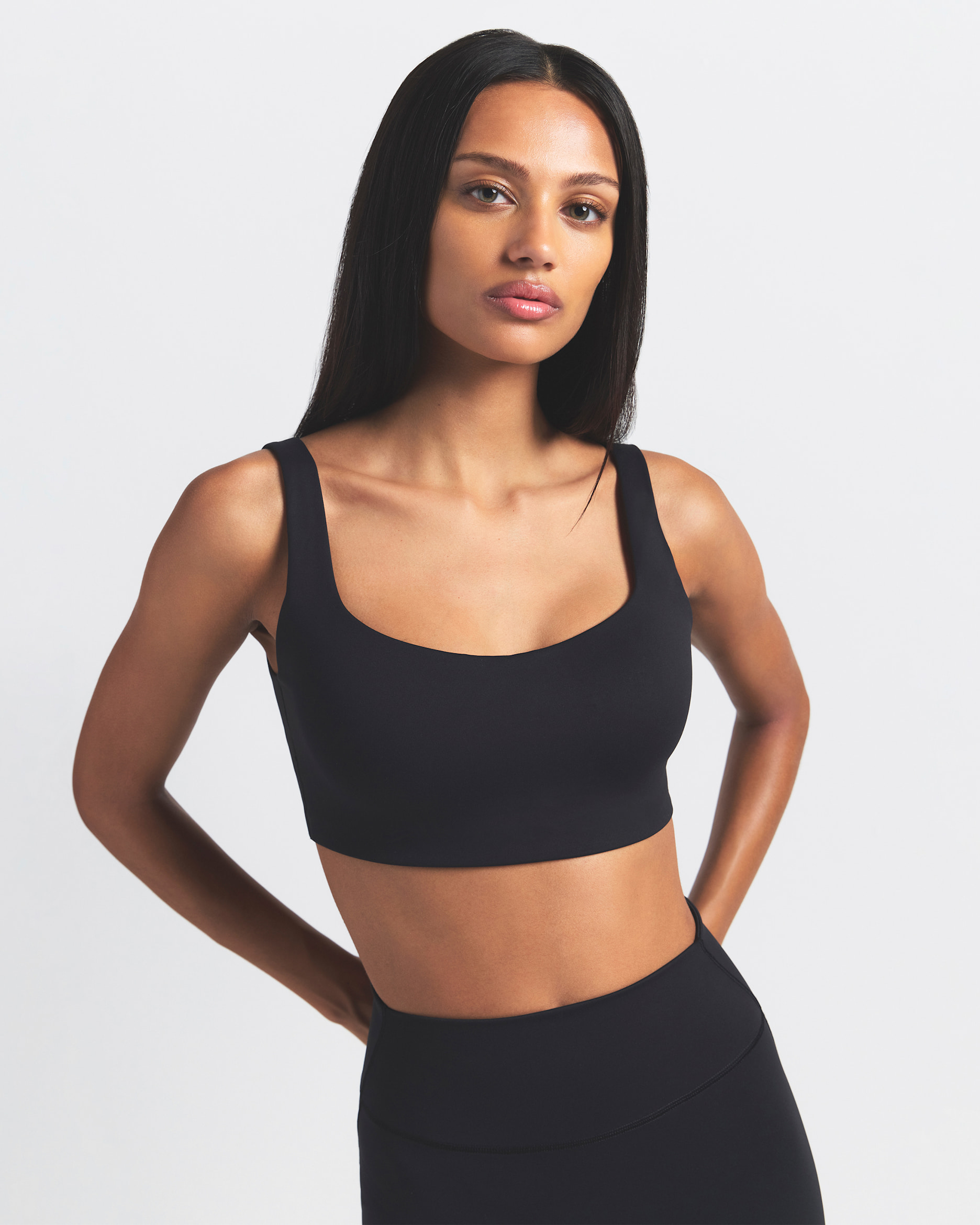 NikeSKIMS Matte Women's Scoop-Neck Bra - NSKM OBSIDIAN