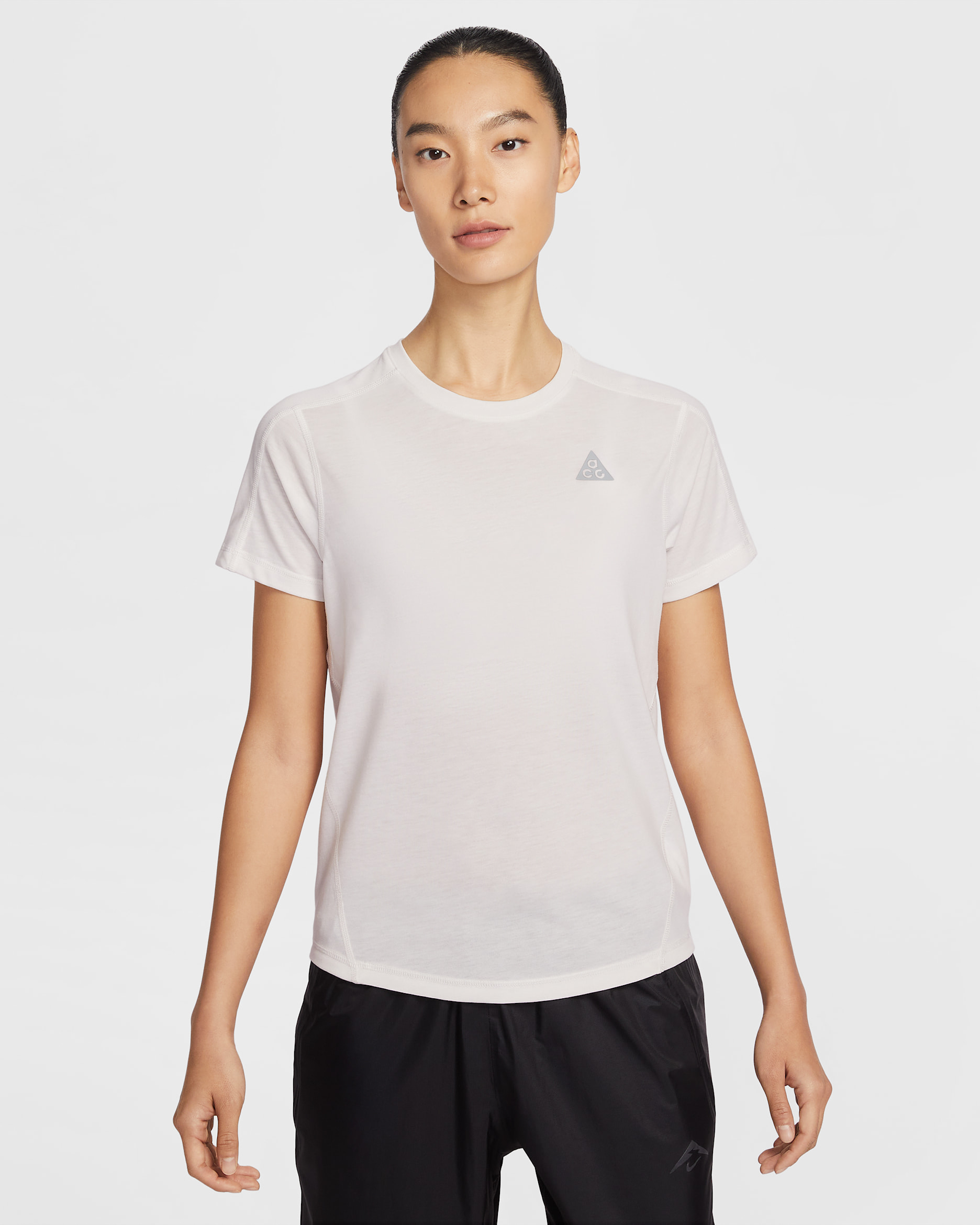 ナイキ ACG ウィメンズ Dri-FIT ショートスリーブ トレイルランニング⁠トップス - ファントム/サミットホワイト