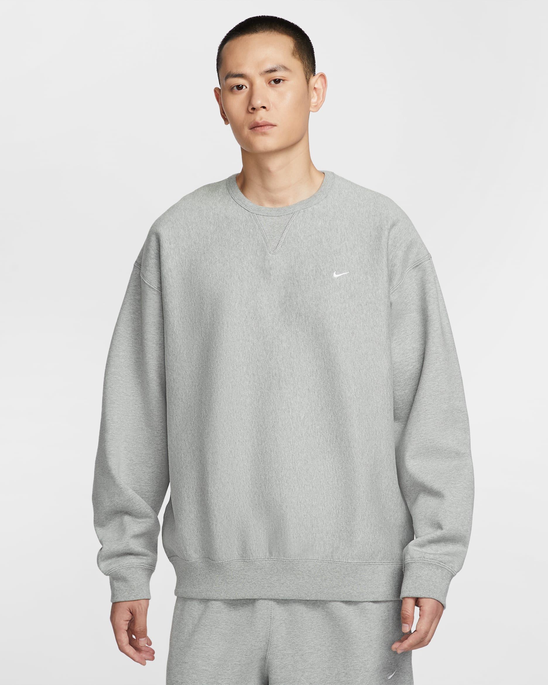 Nike Solo Swoosh Men's Fleece Crew - Dark Grey Heather/White