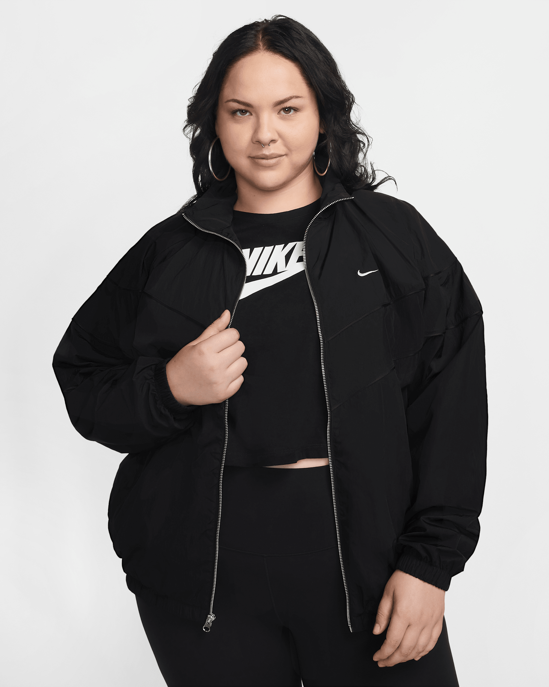 Nike Windrunner Women's Loose UV Woven Full-Zip Jacket (Plus Size) - Black/White