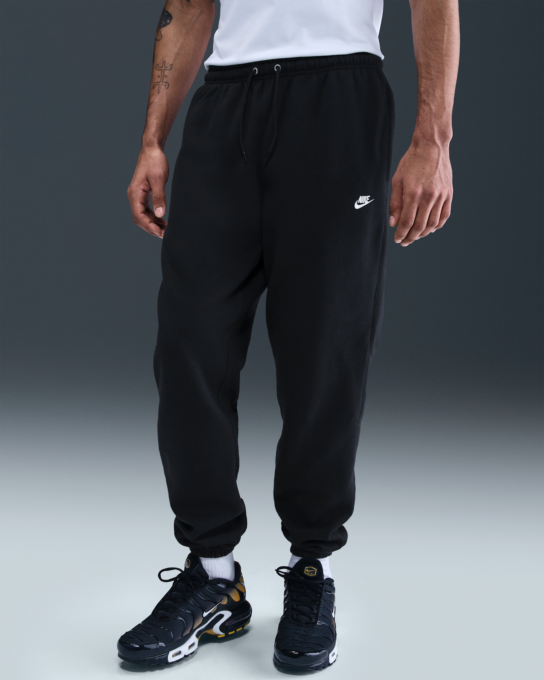 Nike Club Men's Cuffed Brushed Fleece Pants