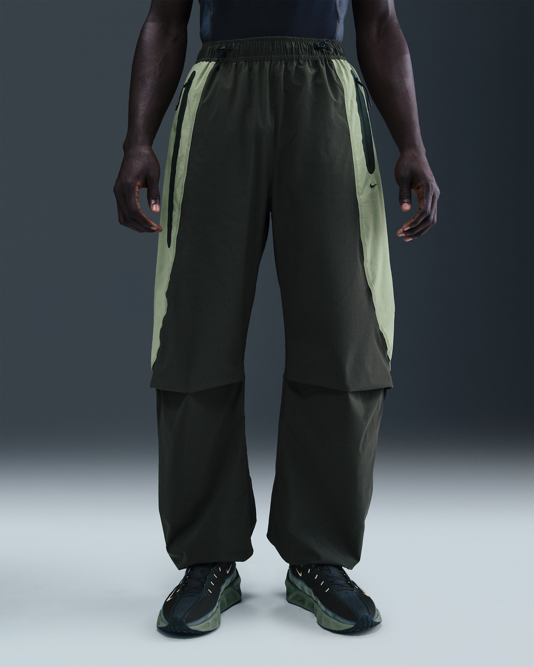 Nike Tech Men's Dri-FIT Woven Color-Block Oversized Pants