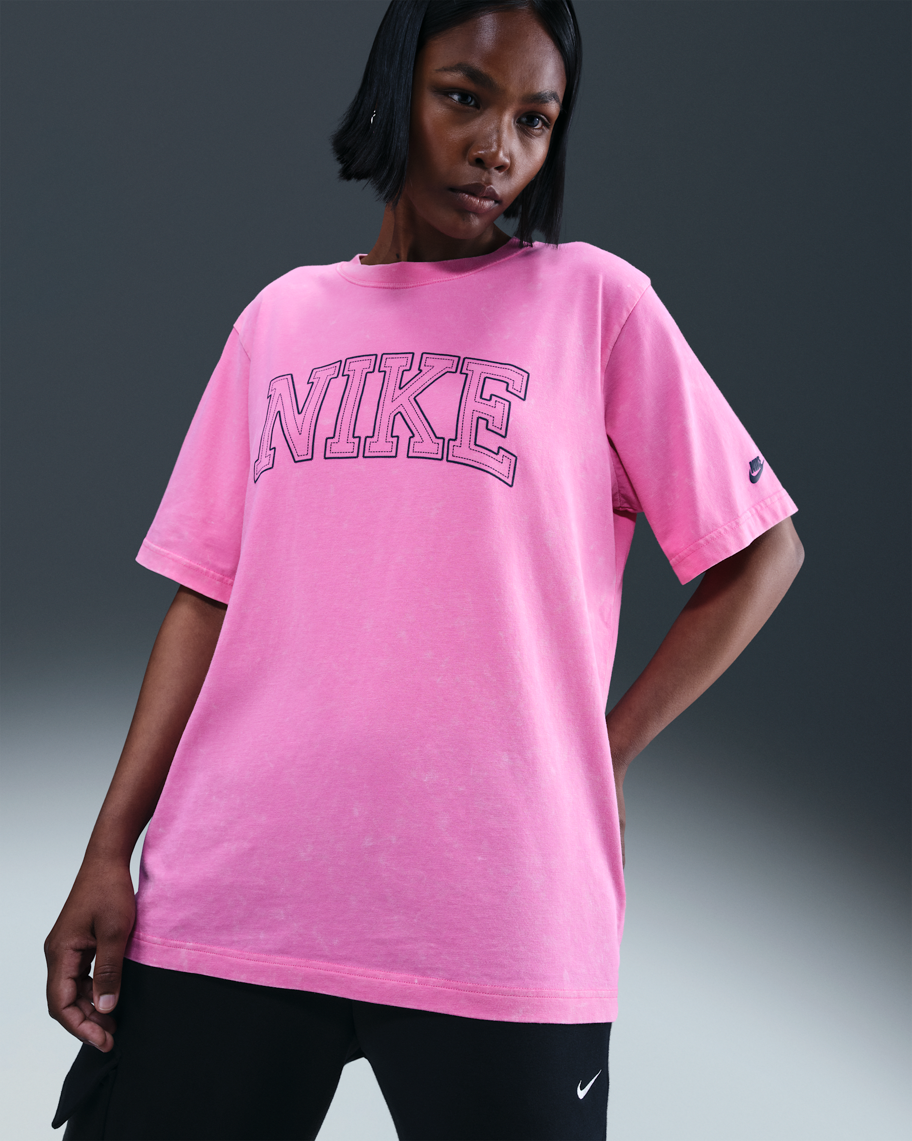 Nike Sportswear Classics Women's Loose T-Shirt - Playful Pink