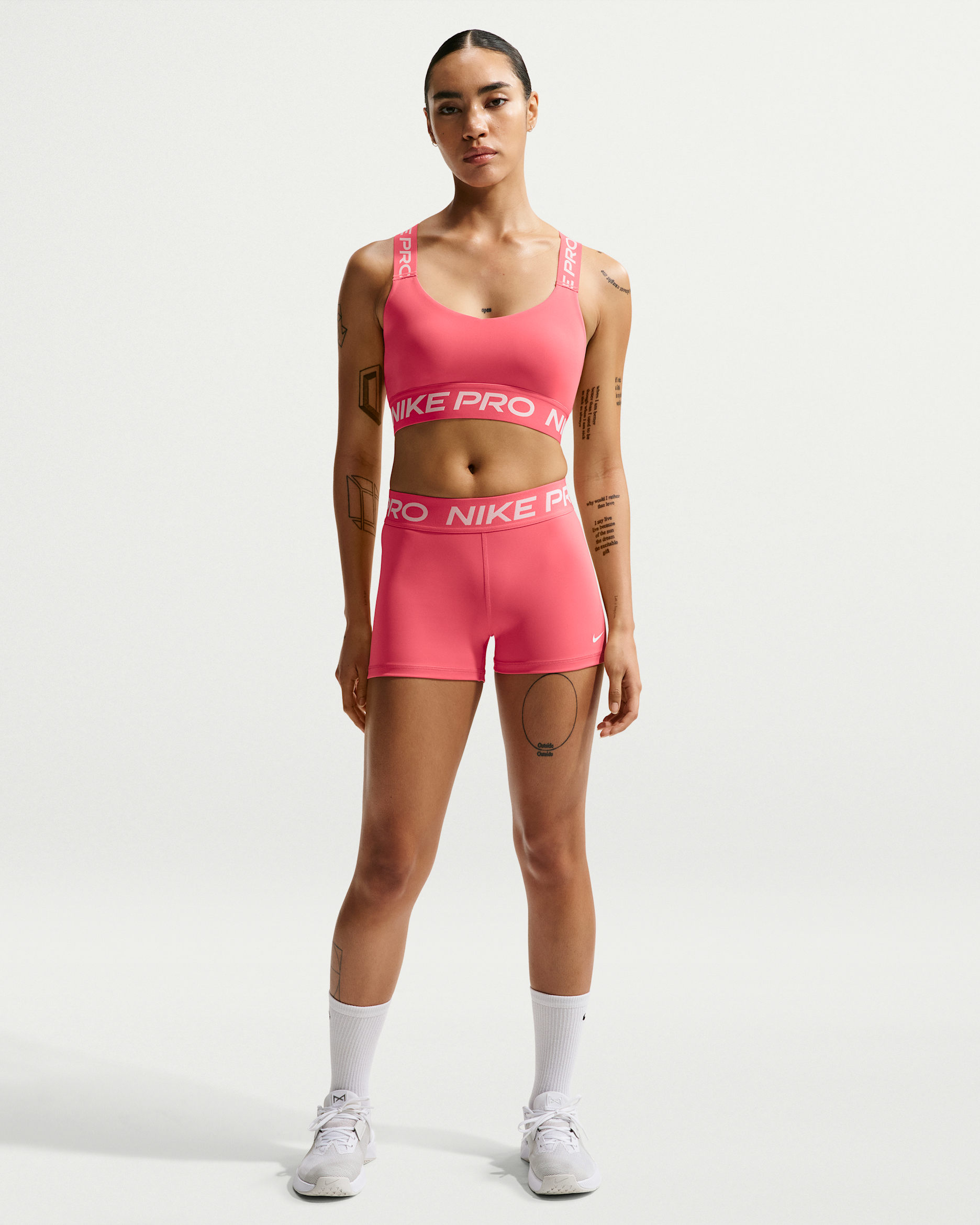 Shorts de 7.5 cm para mujer Nike Pro - Coral marino/Blanco