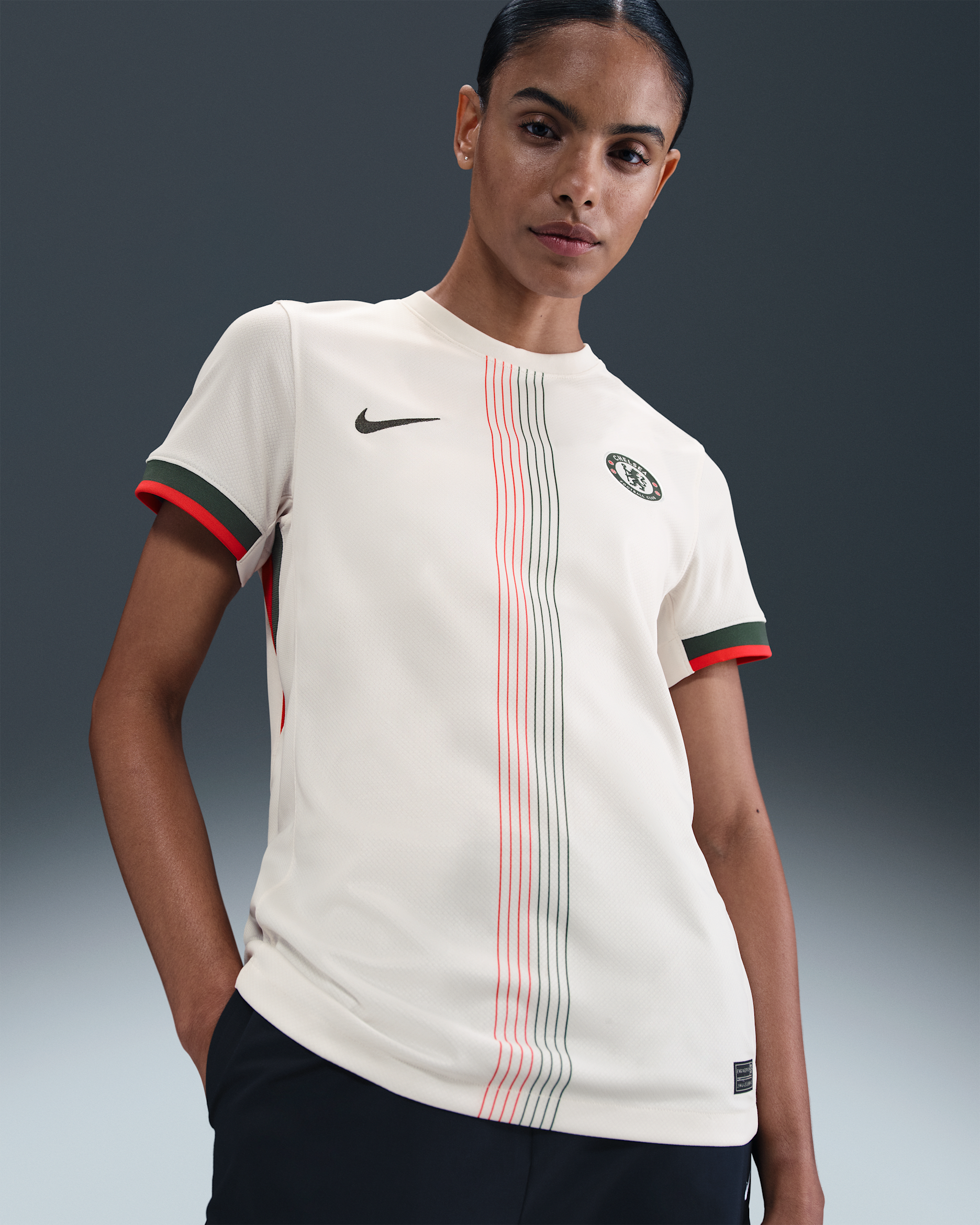 Chelsea FC 2025/26 Stadyum Deplasman Nike Dri-FIT Kadın Futbol Taraftar Forması - Phantom/Speed Red/Galactic Jade/Galactic Jade
