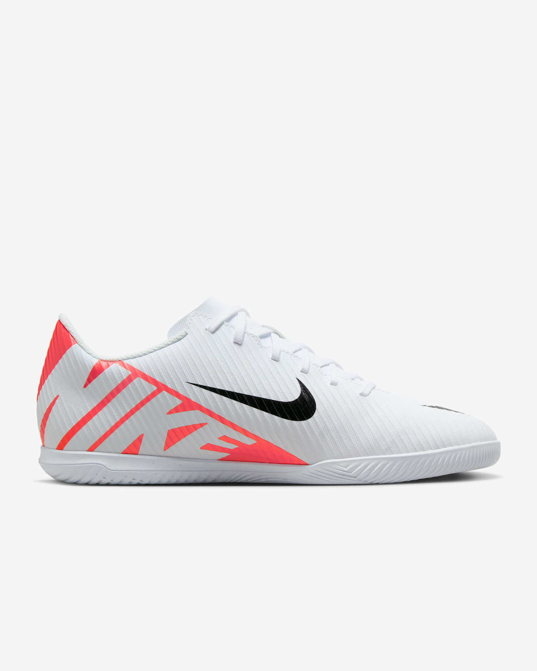 Nike Mercurial Vapor 15 Club Indoor/Court Low-Top Soccer Shoes