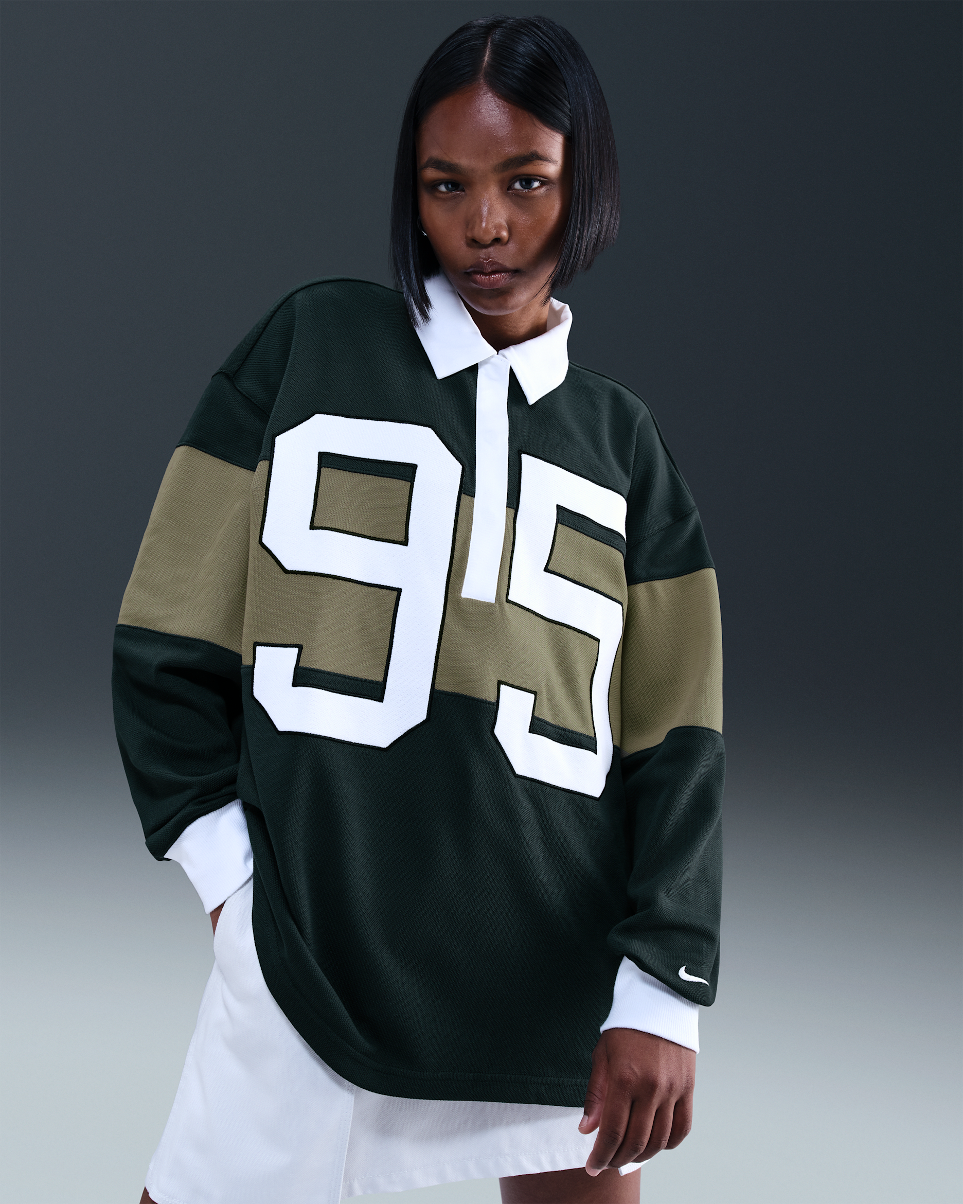 Nike Sportswear Longsleeve-Polo-Oberteil mit Motiv für Damen - Seaweed/Neutral Olive/Weiß/Sail