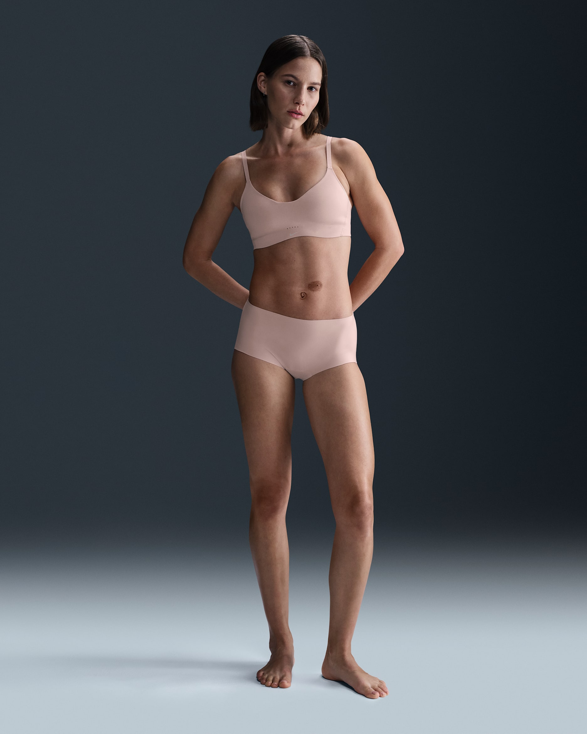 Nike Regl Sızıntı Korumalı Kadın Şort İç Çamaşırı - Particle Beige/Beyaz