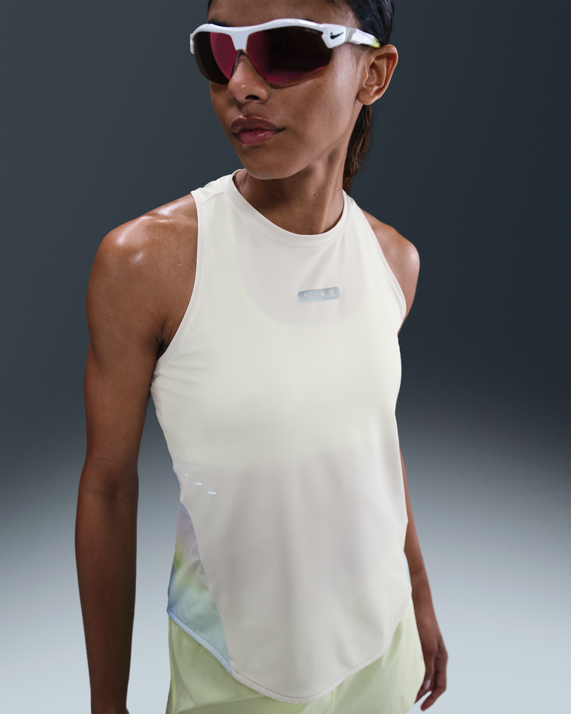 เสื้อกล้ามวิ่งผู้หญิง Dri-FIT Nike Swift - Phantom