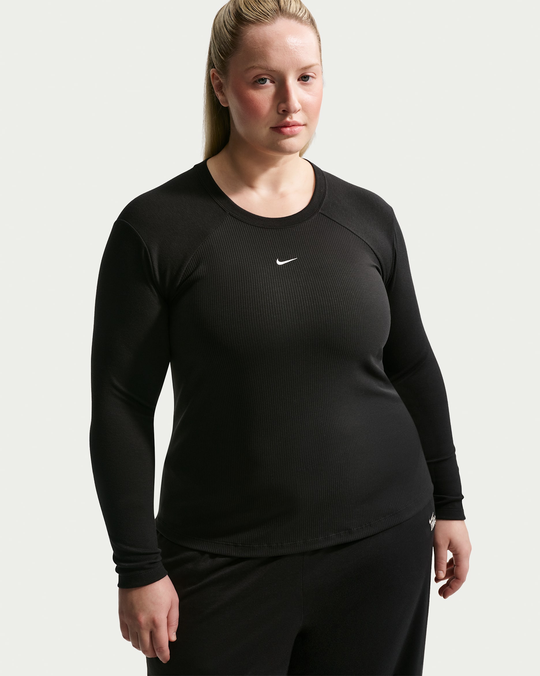 Playera de manga larga de tela de canalé ajustada para mujer (talla grande) Nike Sportswear Chill Knit - Negro/Vela