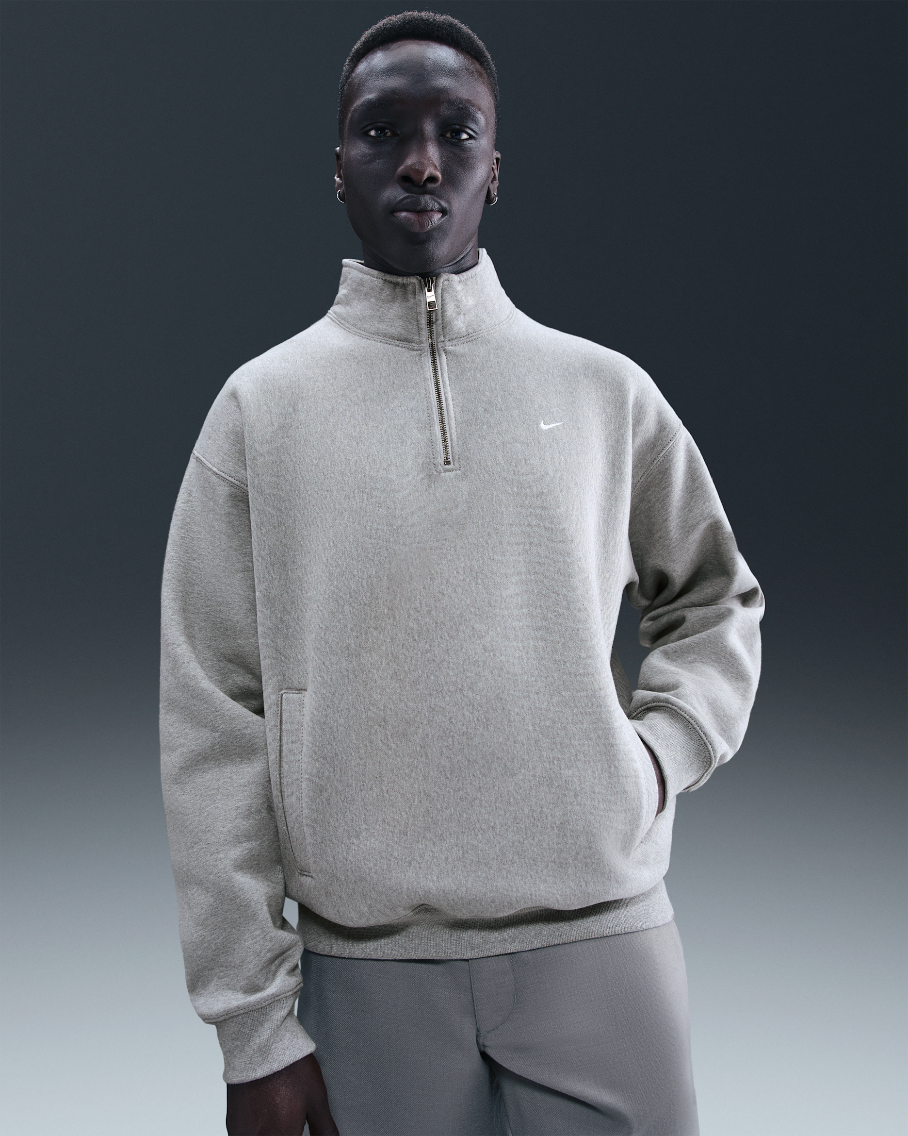 Haut en Fleece à 1/4 de zip Nike Solo Swoosh pour homme - Dark Grey Heather/Dark Grey Heather/Blanc