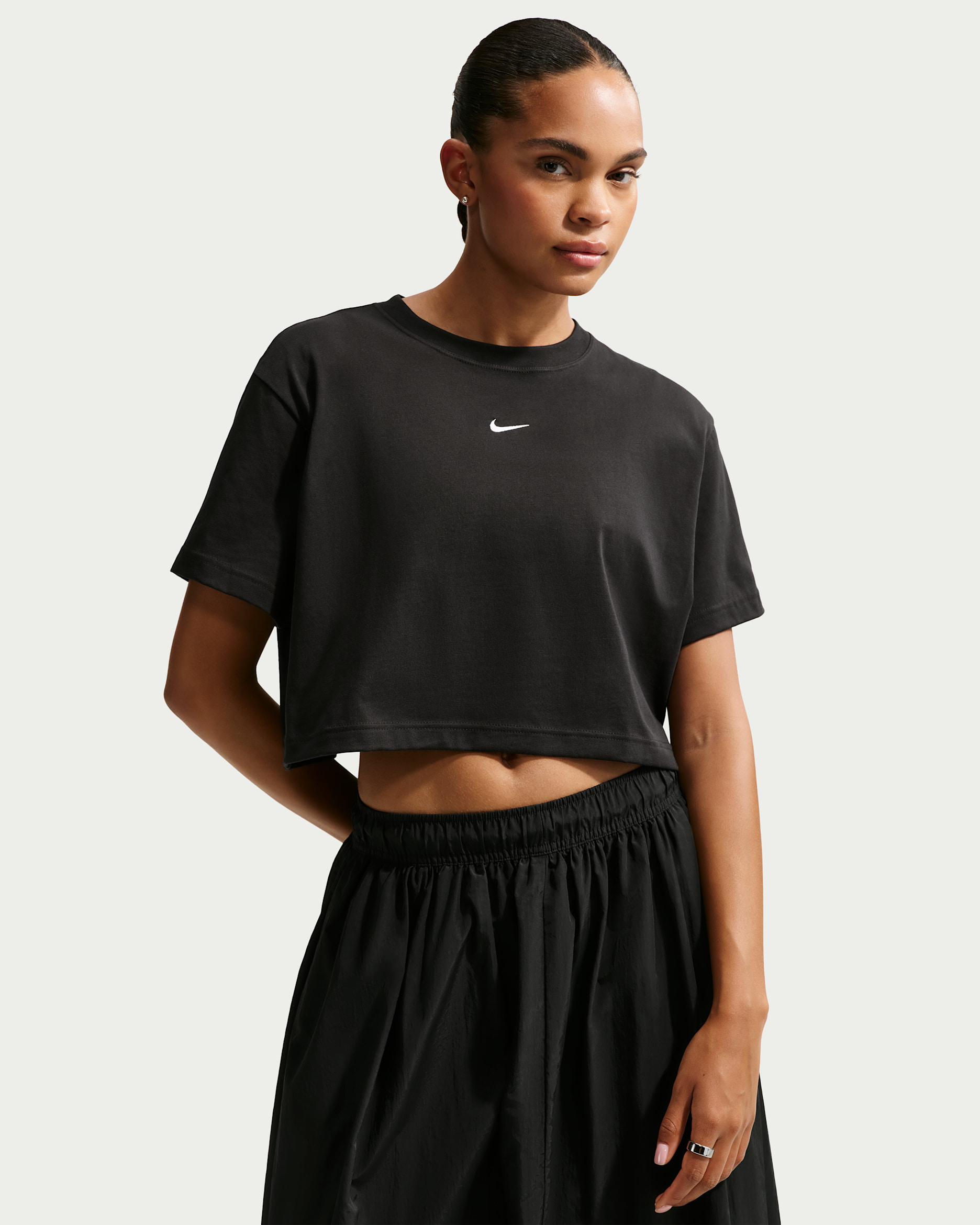 Nike Sportswear Women's Loose Short-Sleeve Cropped T-Shirt - Black/White